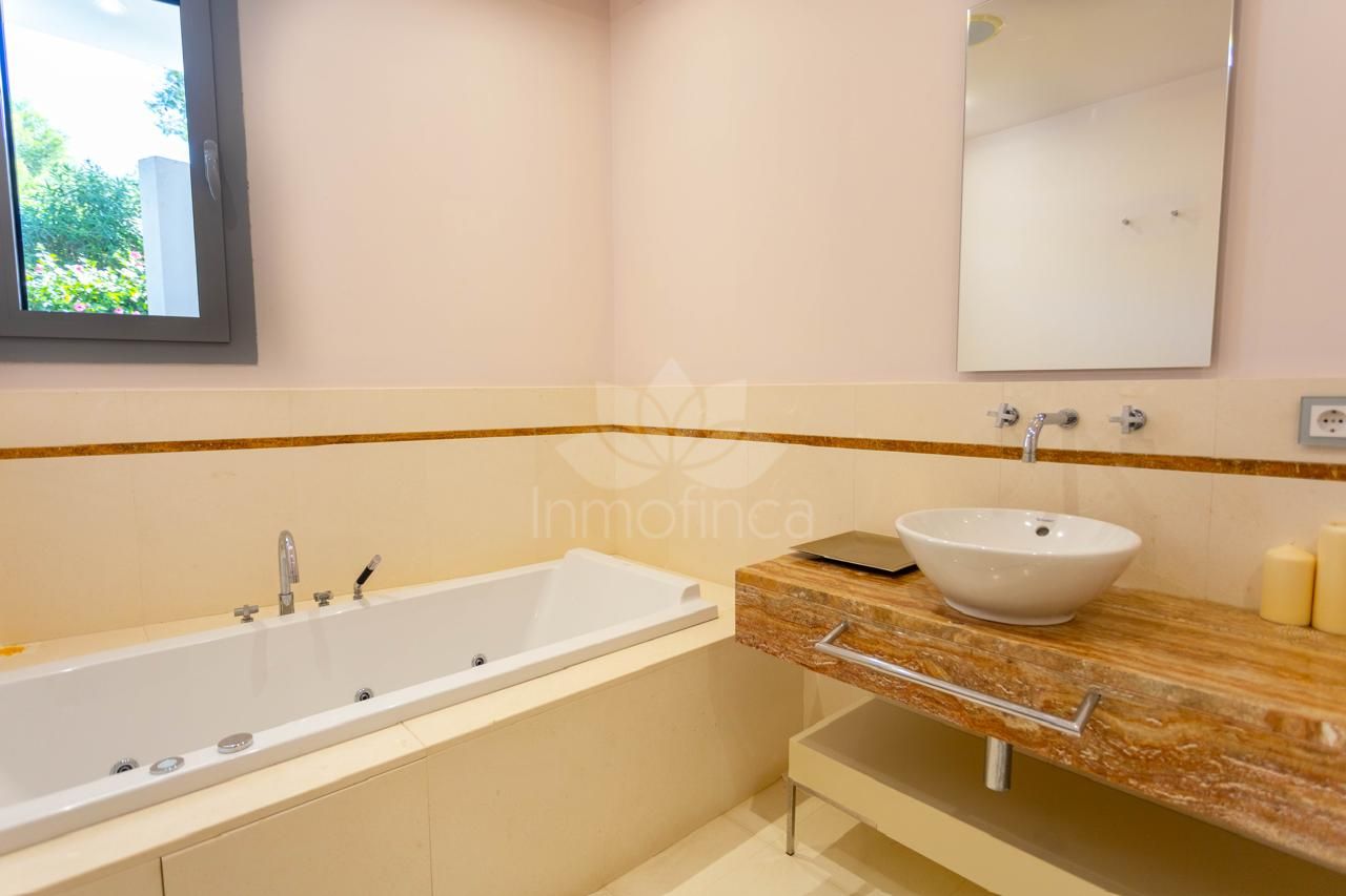 Villa Pareada en Meisho Hills, Marbella