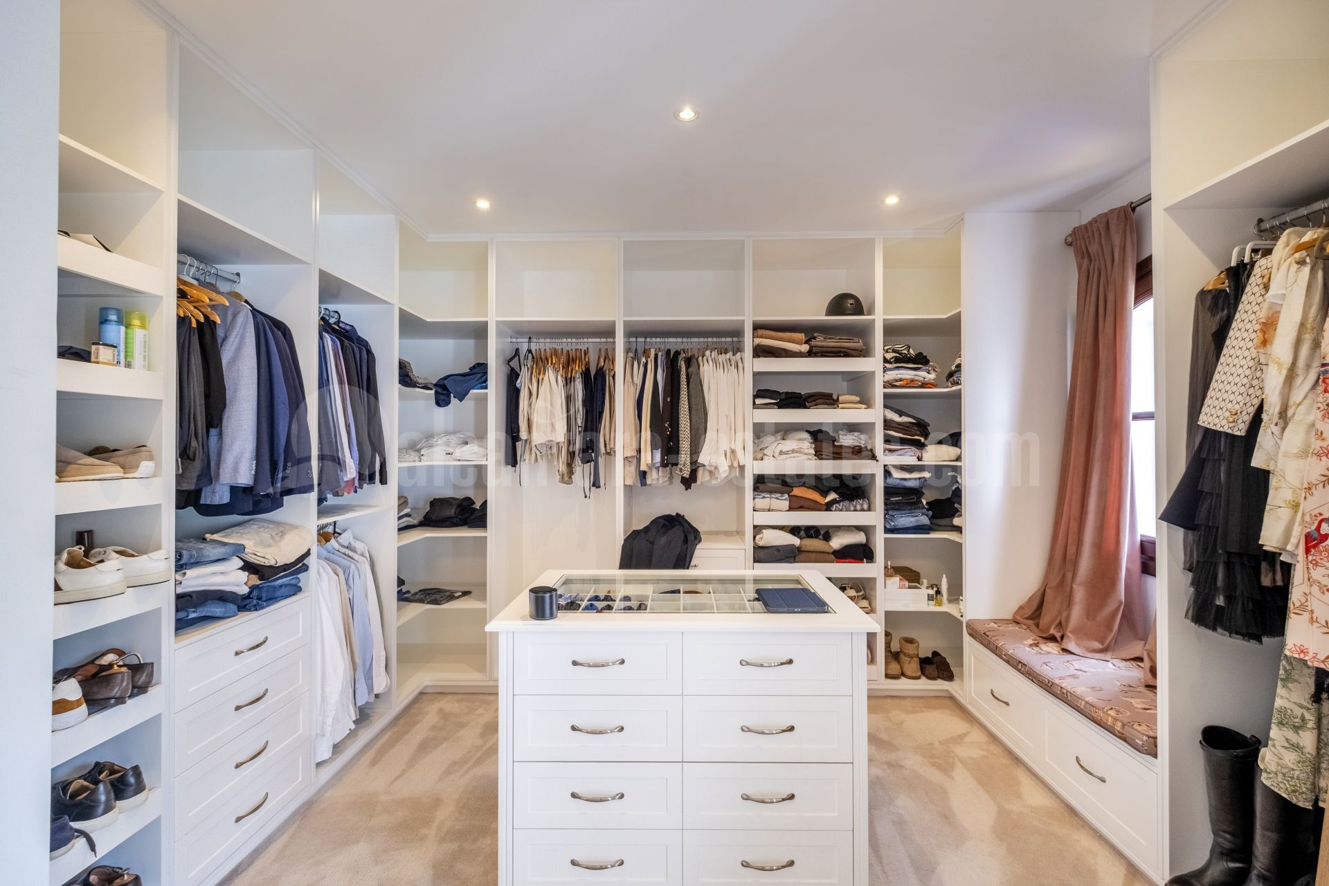 Villa in El Madroñal, Benahavis