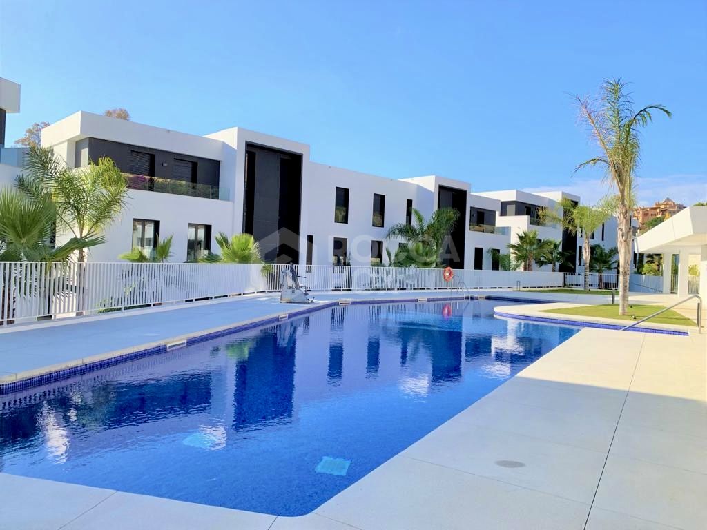 Ground Floor Apartment for sale in Azahar de Marbella, Nueva Andalucia