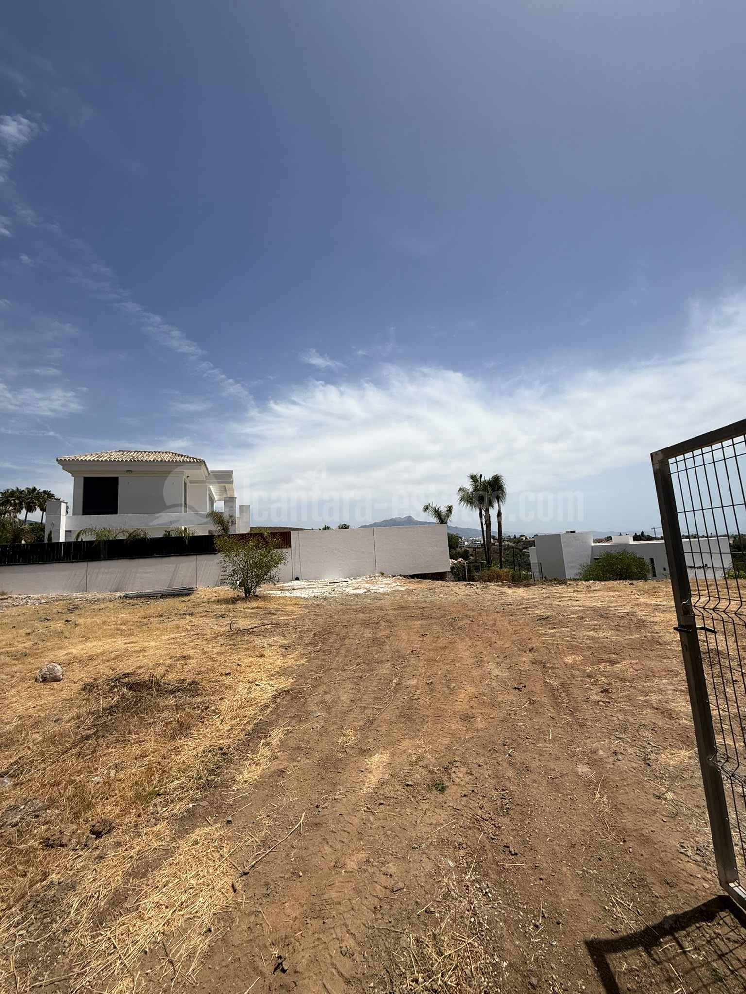 Plot in Los Flamingos Golf, Benahavis