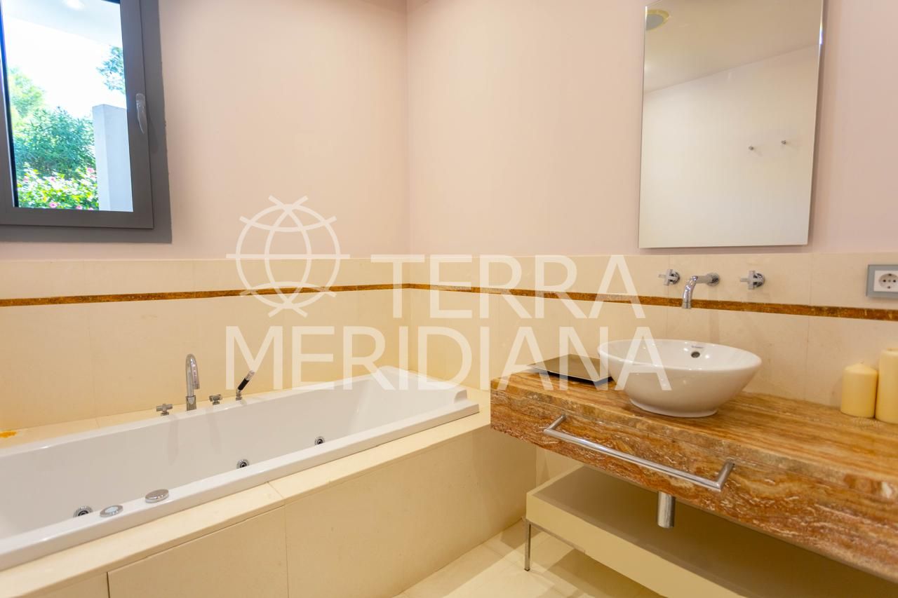 Semi Detached Villa in Meisho Hills, Marbella