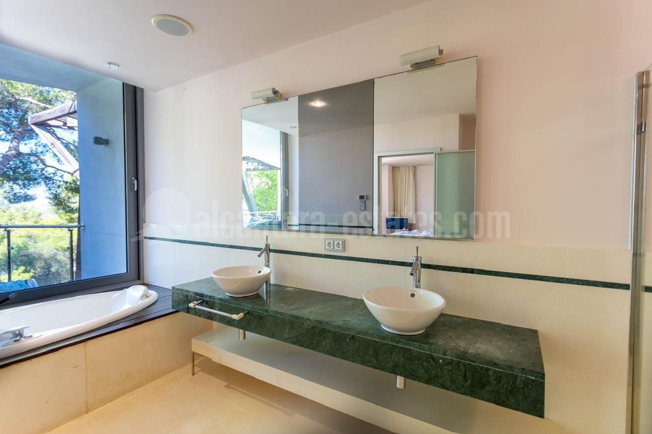 Semi Detached Villa in Meisho Hills, Marbella