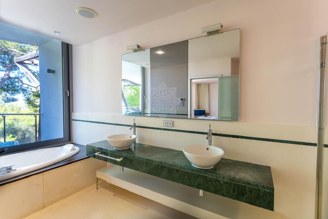 Semi Detached Villa in Meisho Hills, Marbella