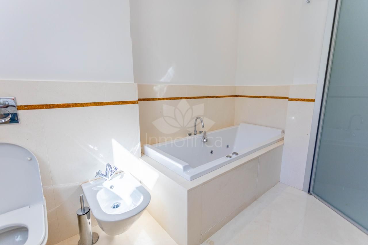 Semi Detached Villa in Meisho Hills, Marbella