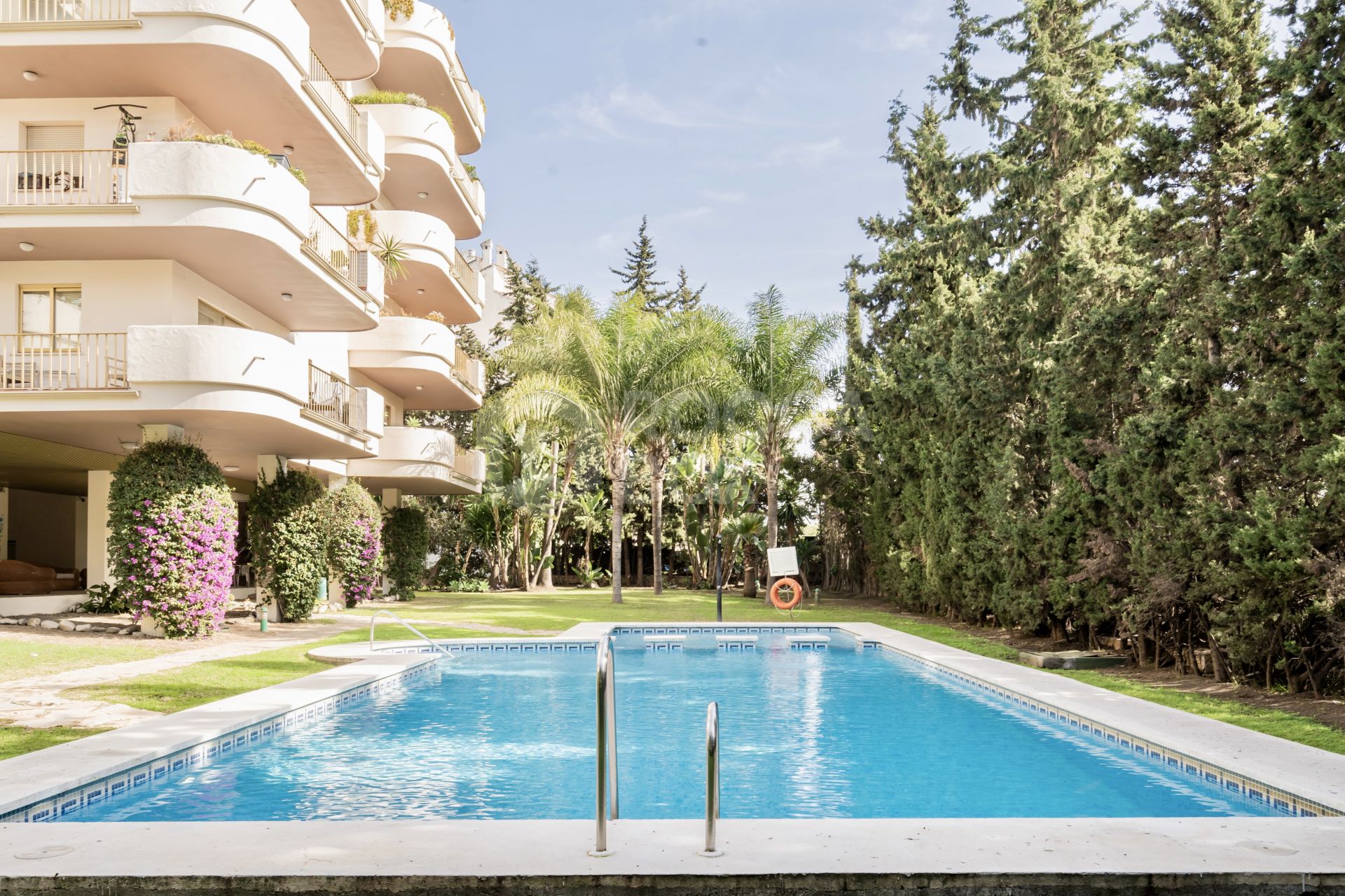 Two-Bedroom Apartment in Prime Nueva Andalucia Location