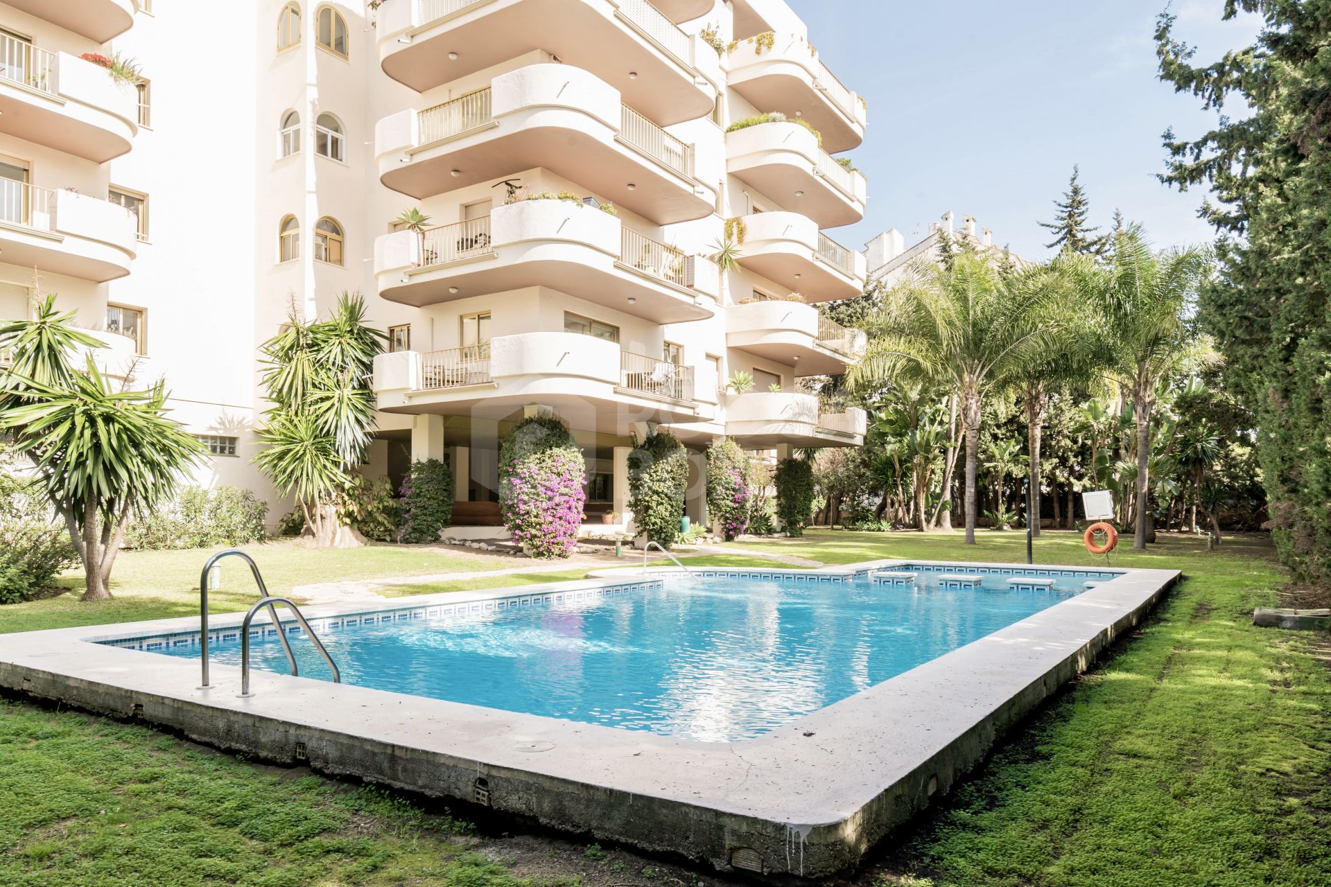 Two-Bedroom Apartment in Prime Nueva Andalucia Location