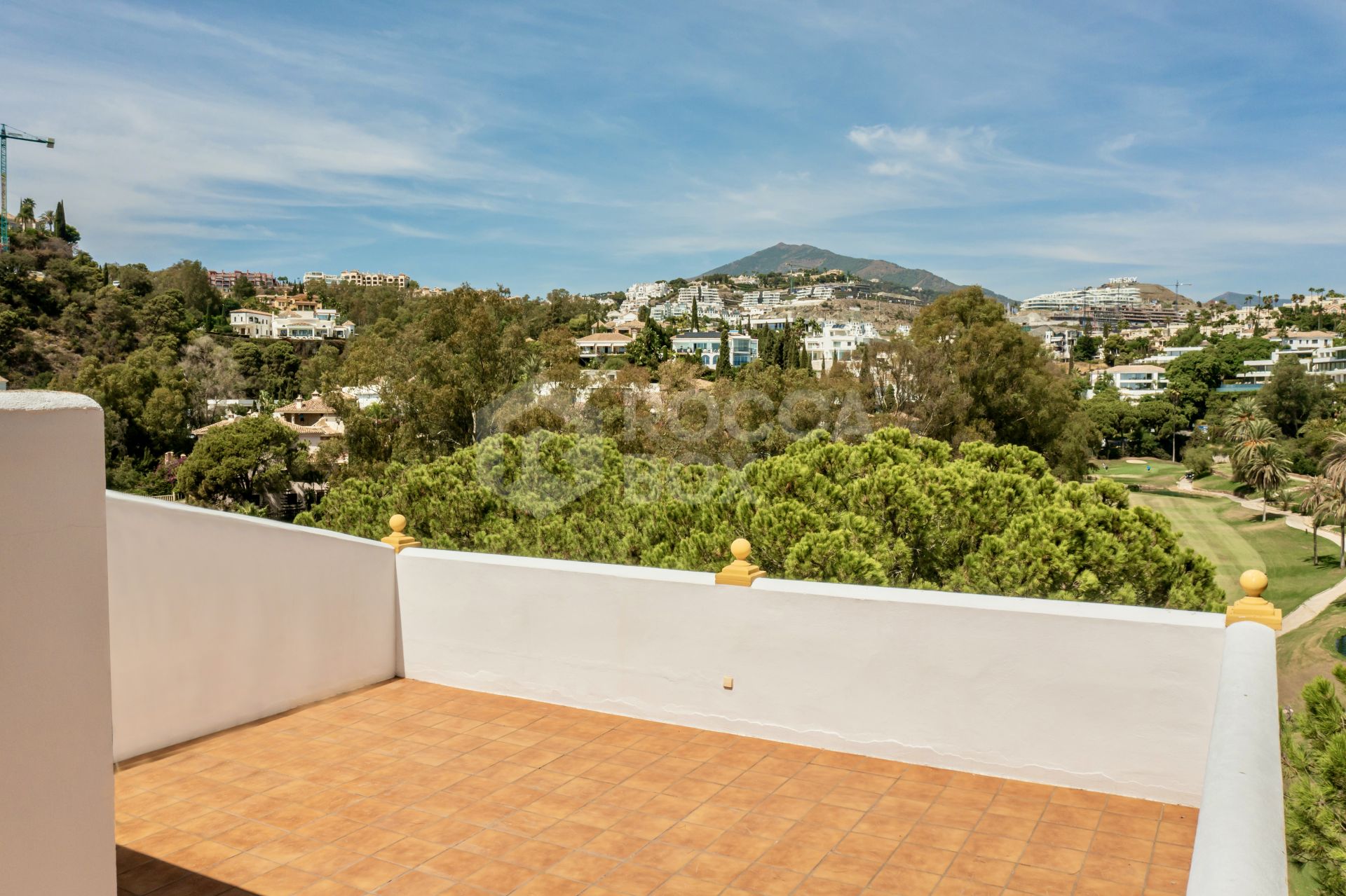 Modern townhouse with beautiful golf views!