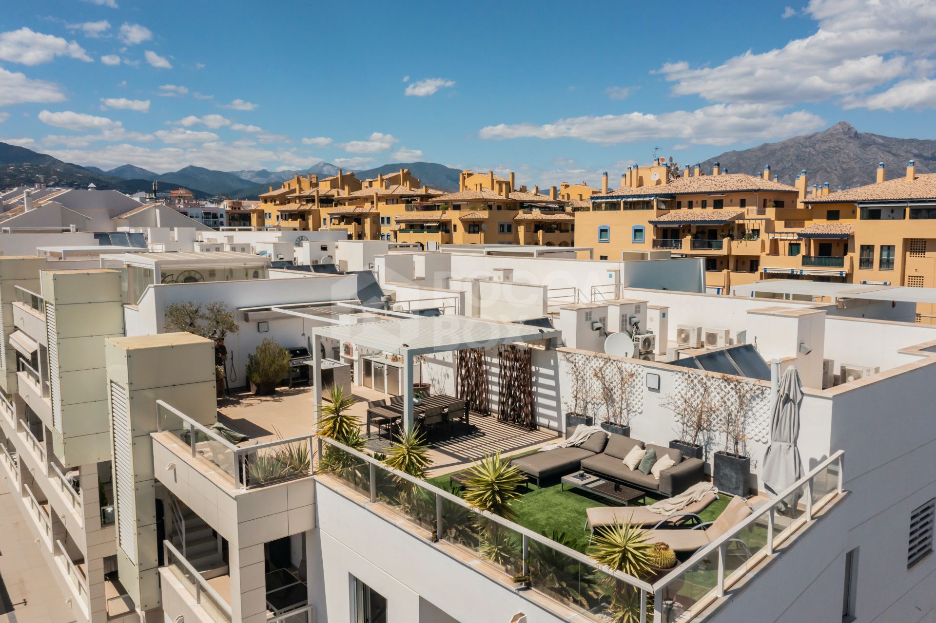 Penthouse with roof-top terrace in San Pedro