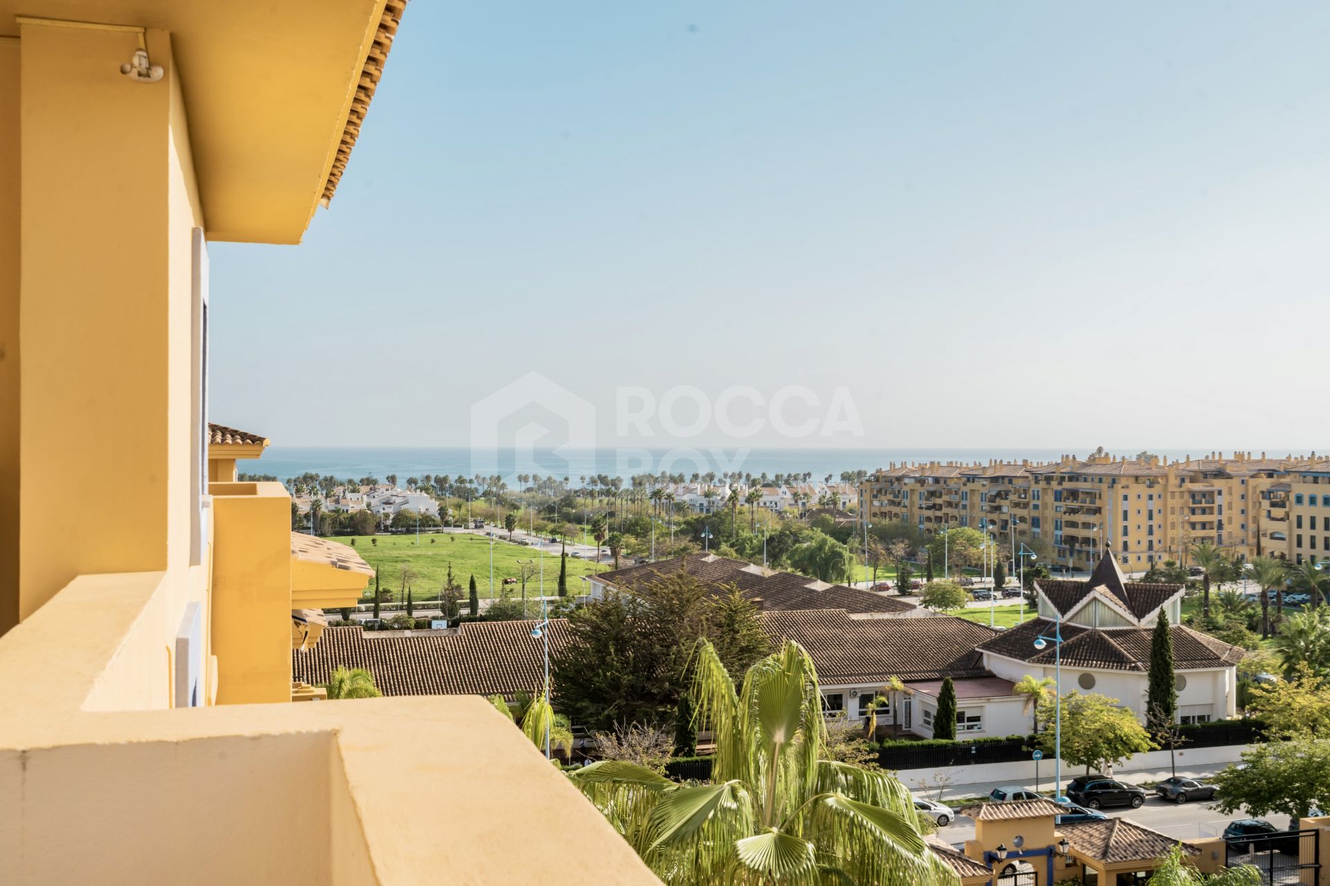 Fantastic beachside penthouse with two terraces and sea views!