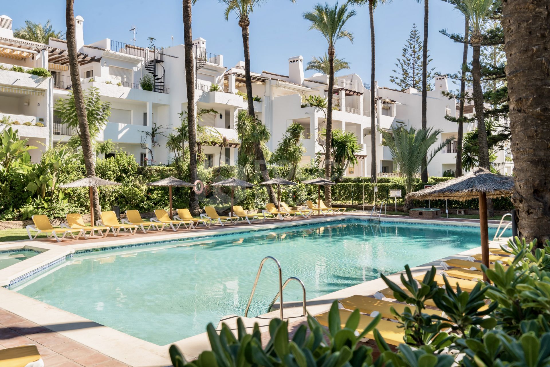 Spacious two bedroom groundfloor apartment in a beatiful Andalucian development.