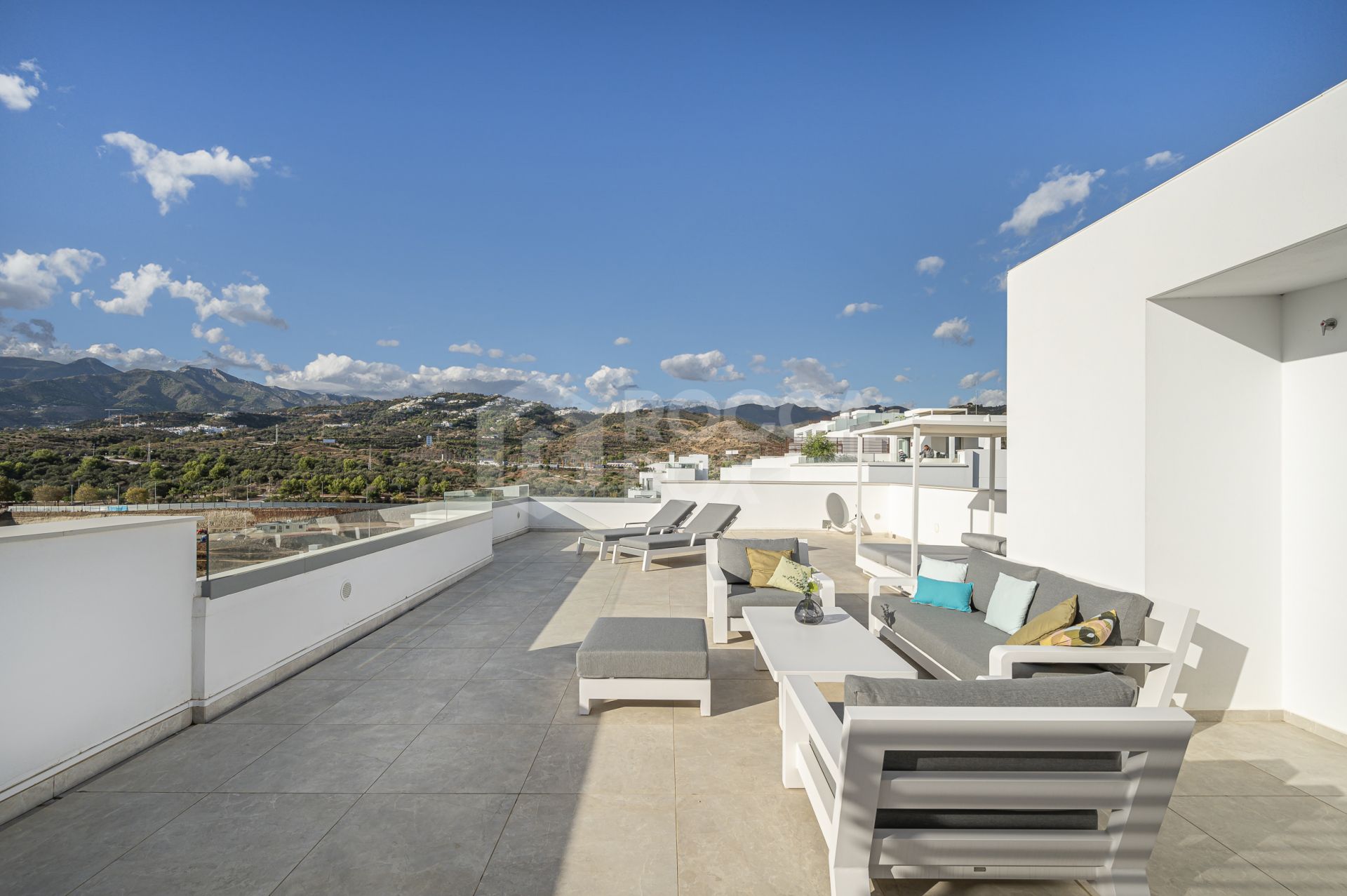 Stunning Penthouse in Soul Marbella Sunset, Marbella East