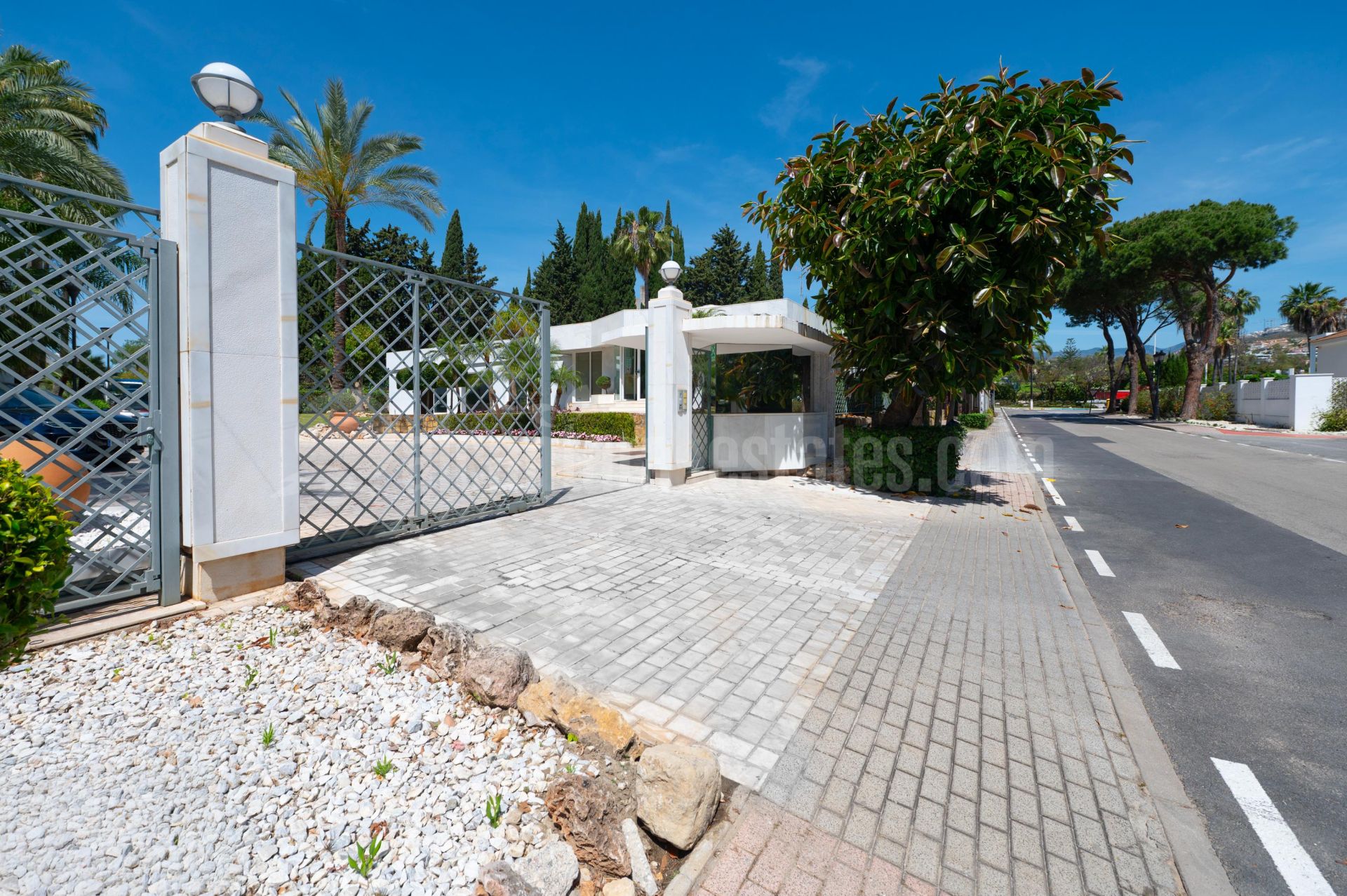 Duplex Penthouse in Los Granados Golf, Marbella
