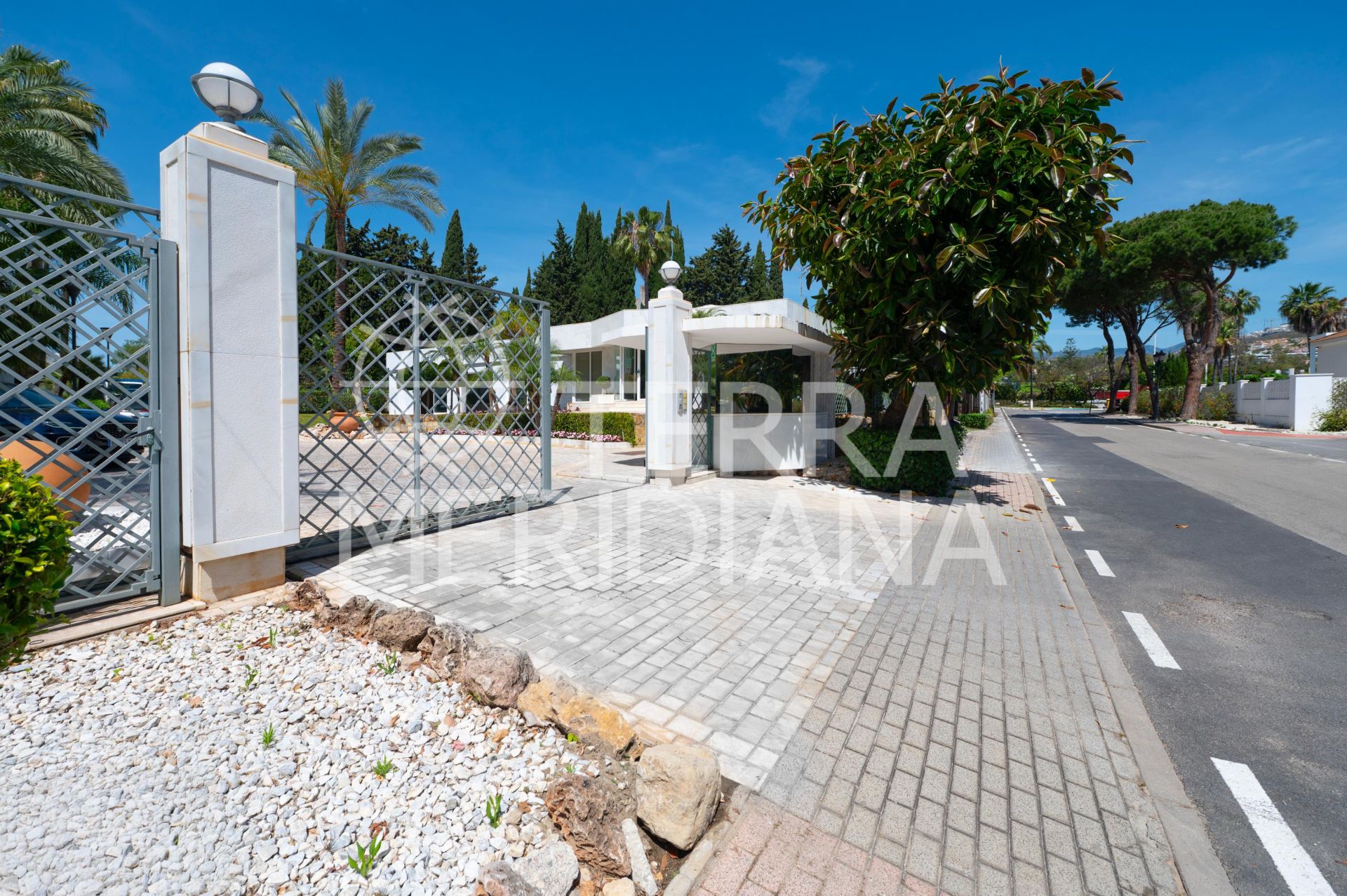 Duplex Penthouse in Los Granados Golf, Marbella