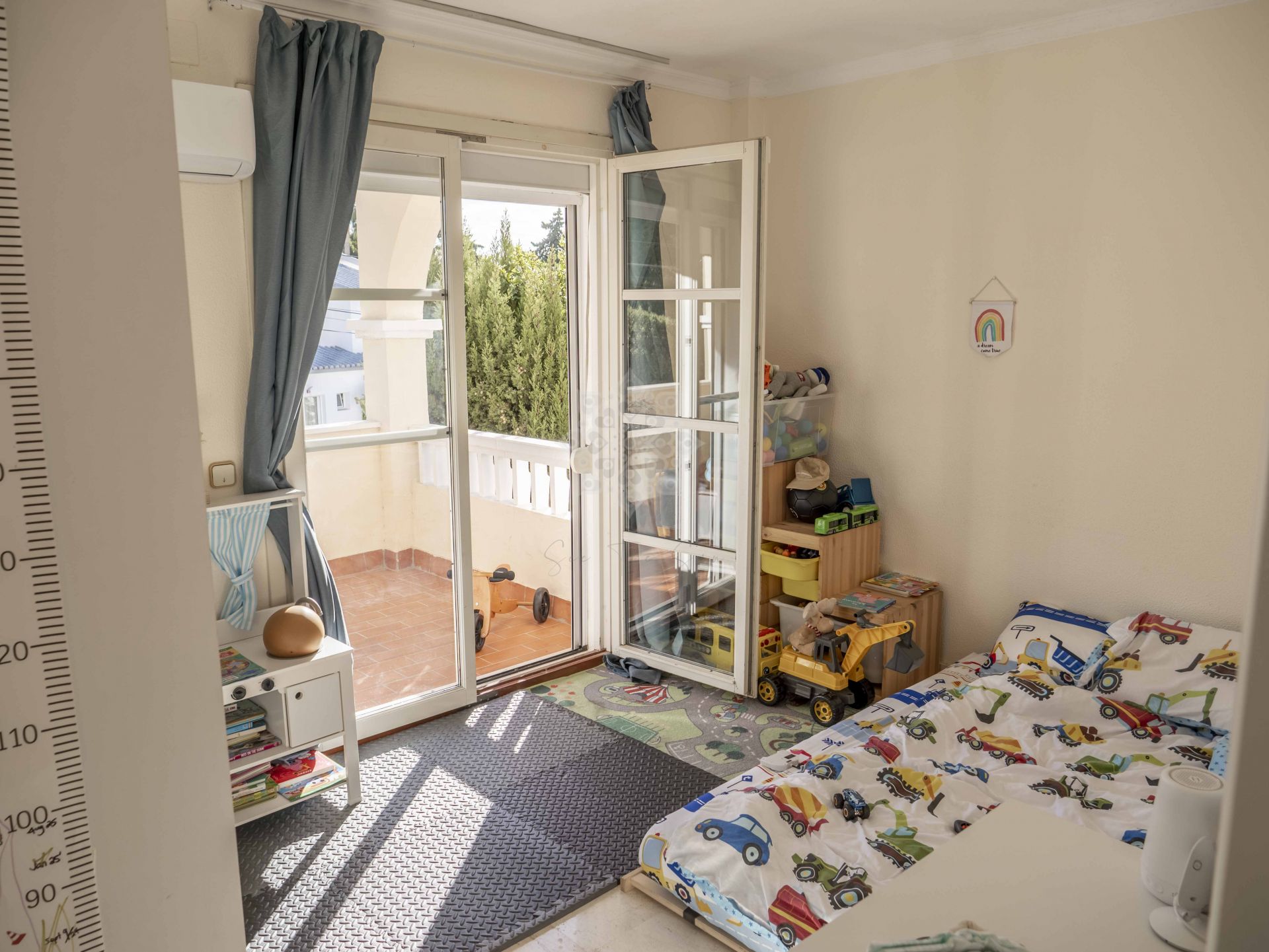 Apartamento en El Pilar, Estepona