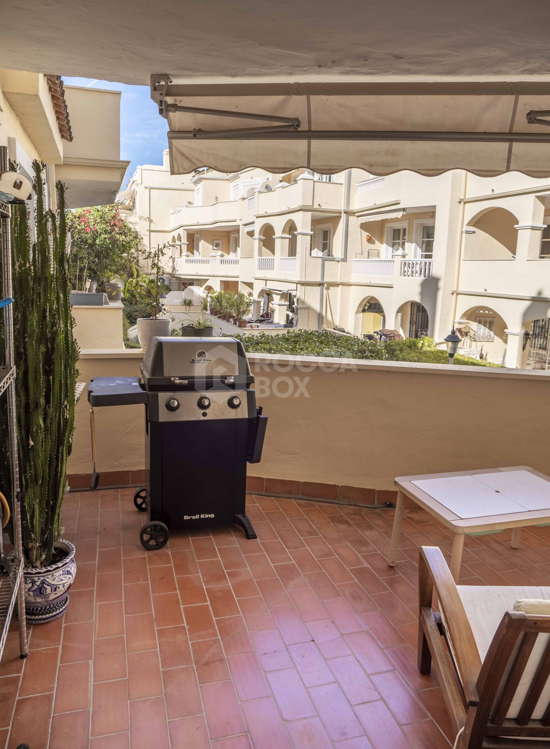 Apartment for sale in El Pilar, Estepona East