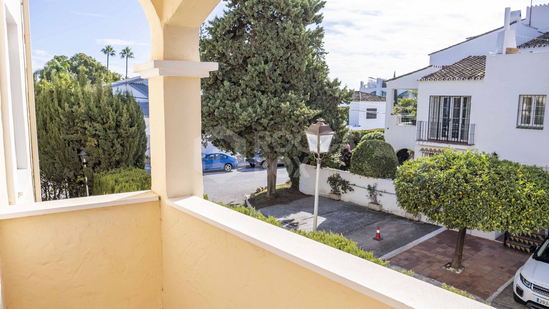 Apartment for sale in El Pilar, Estepona East