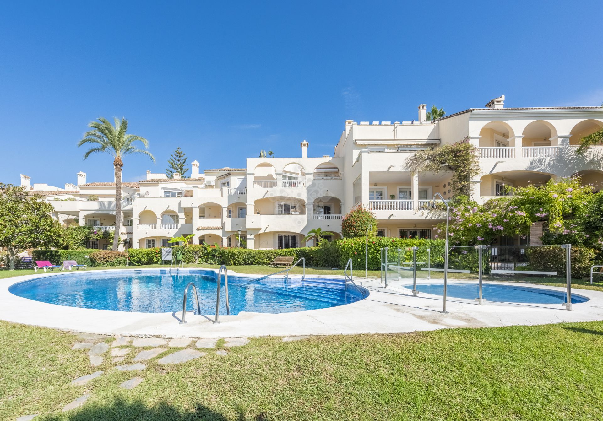 Apartment in El Pilar, Estepona