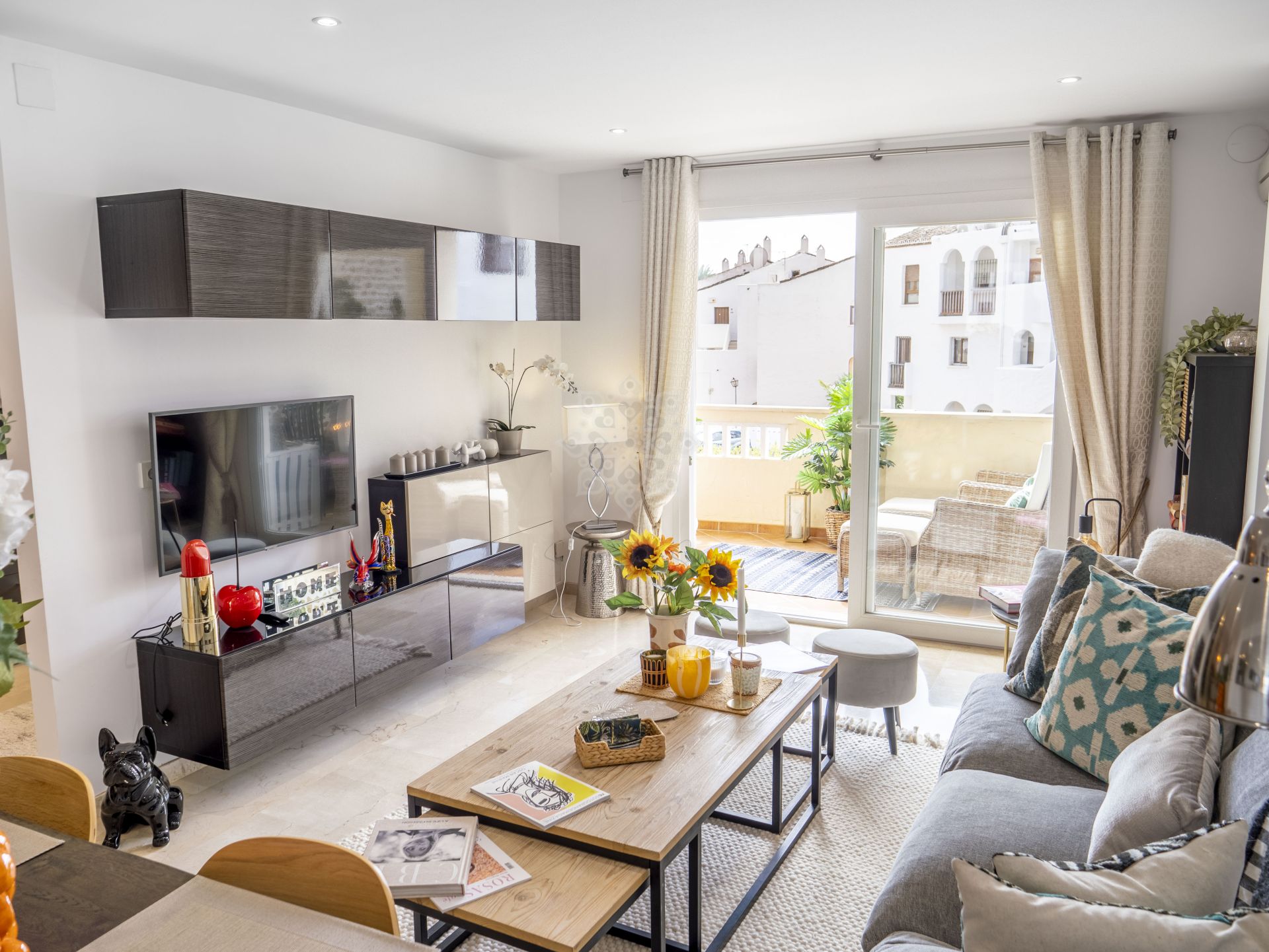 Apartment in El Pilar, Estepona