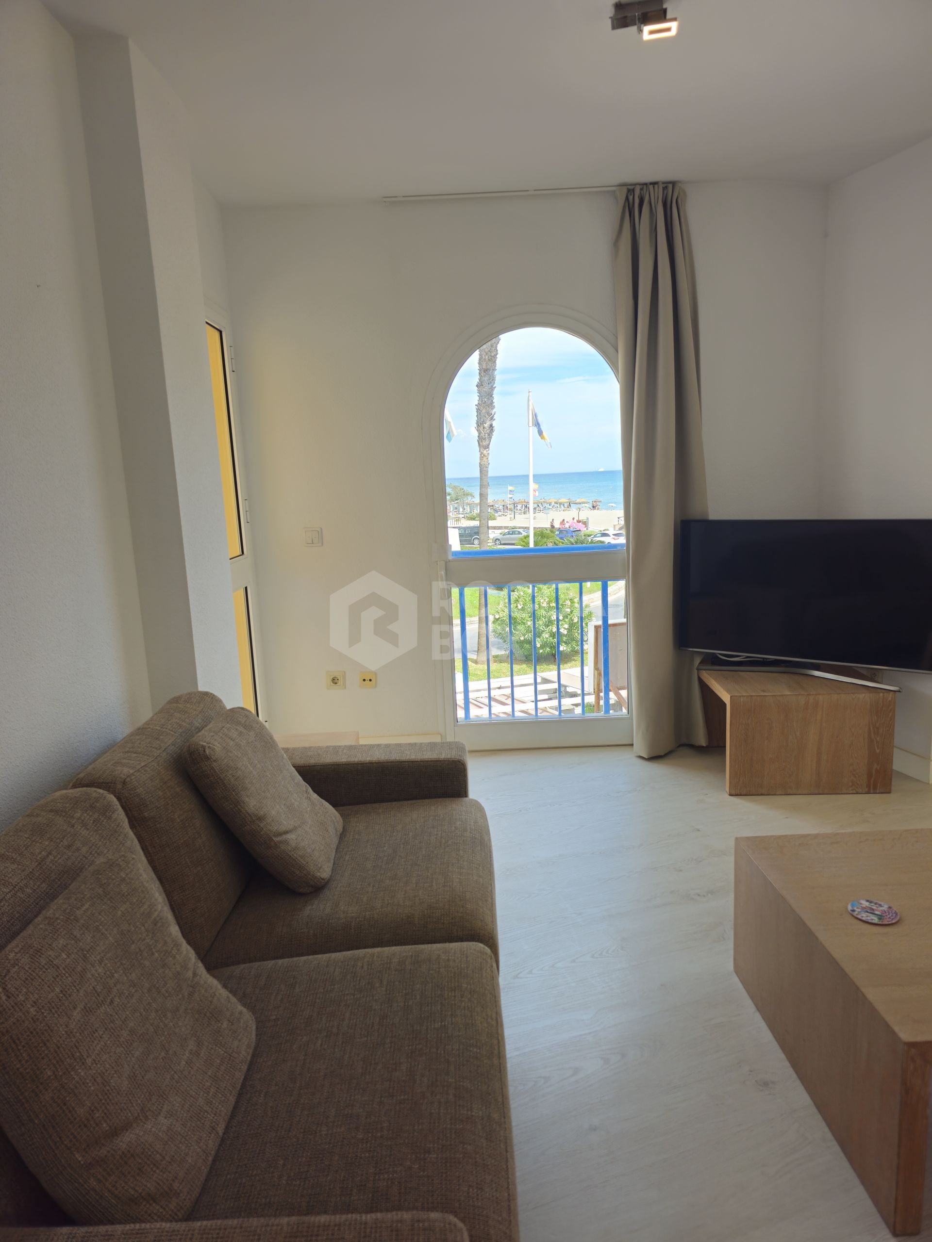 2 bedroom front-line apartment in Torremolinos