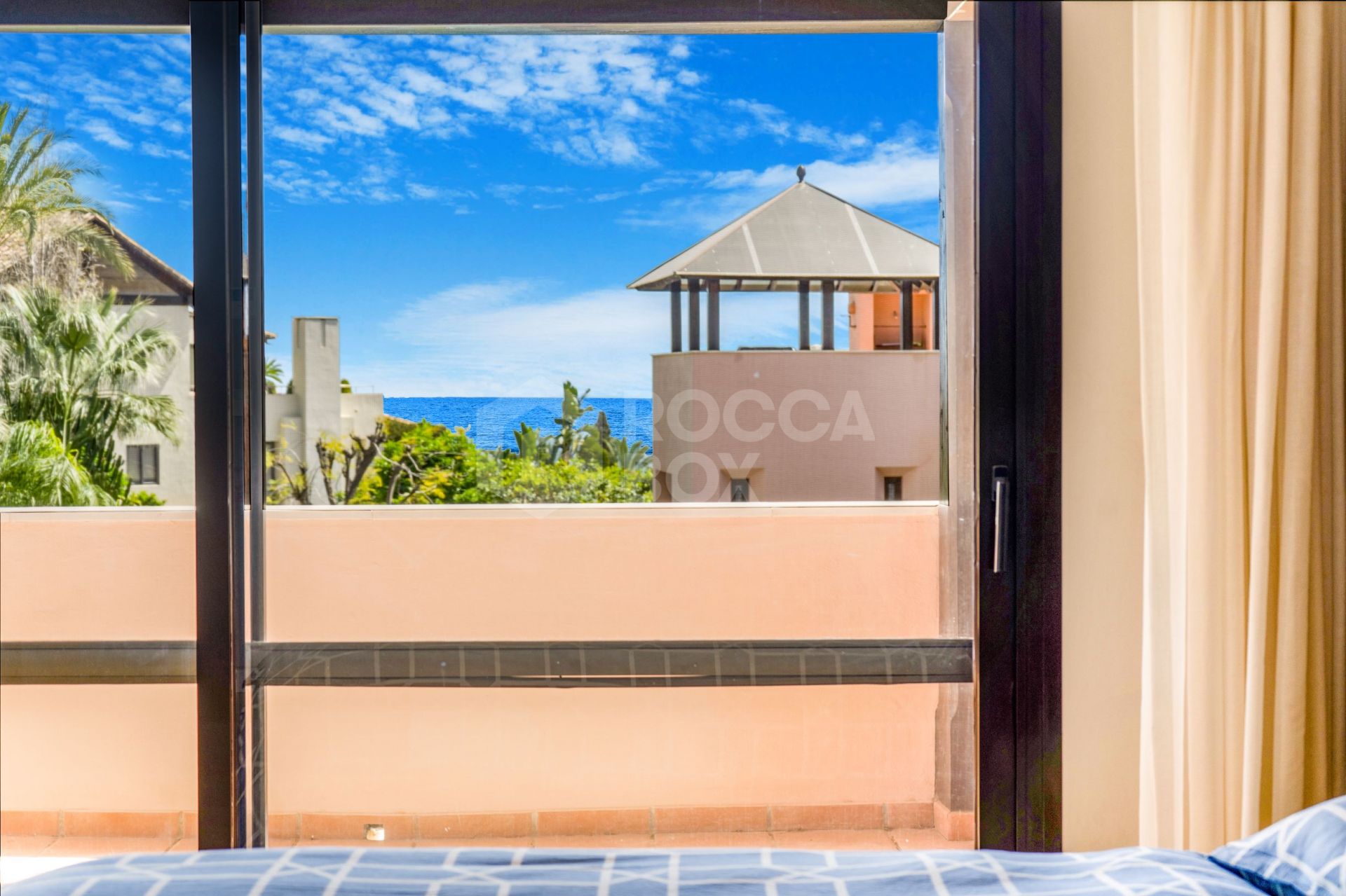 Luxury Town House in Cascada de Camojan, Marbella