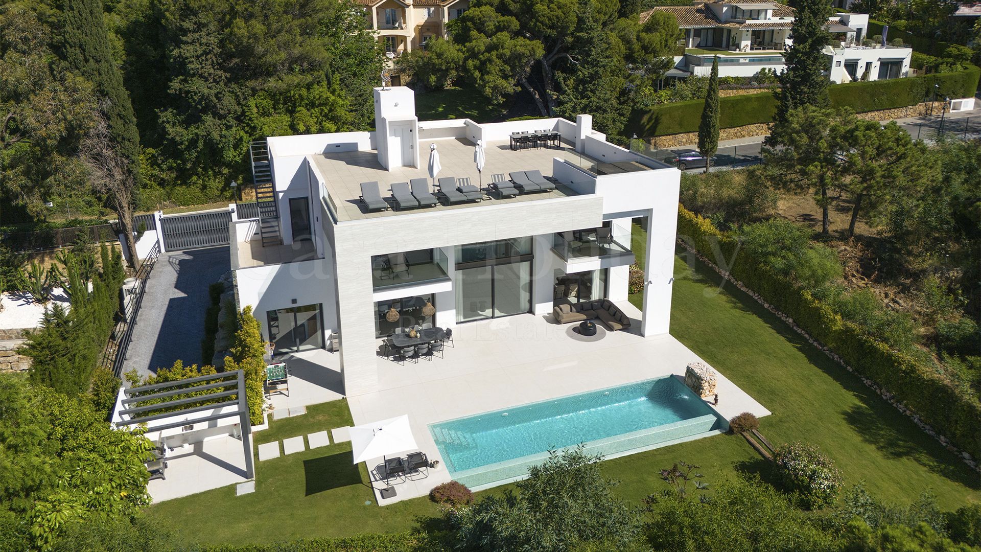 Villa in Cascada de Camojan, Marbella