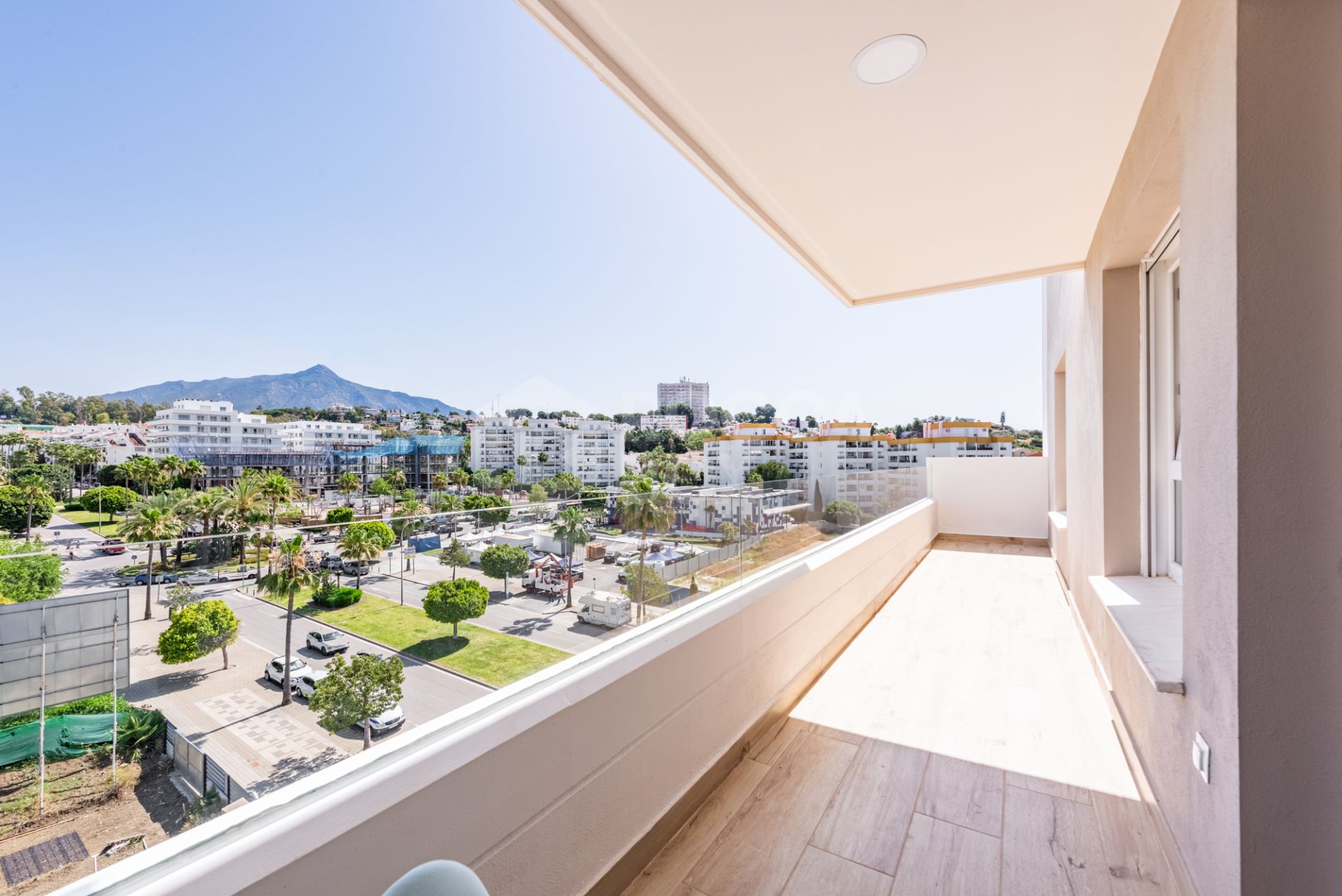 Brand New Luxury Corner Apartment with Sea & Mountain Views in Nueva Andalucia, Marbella
