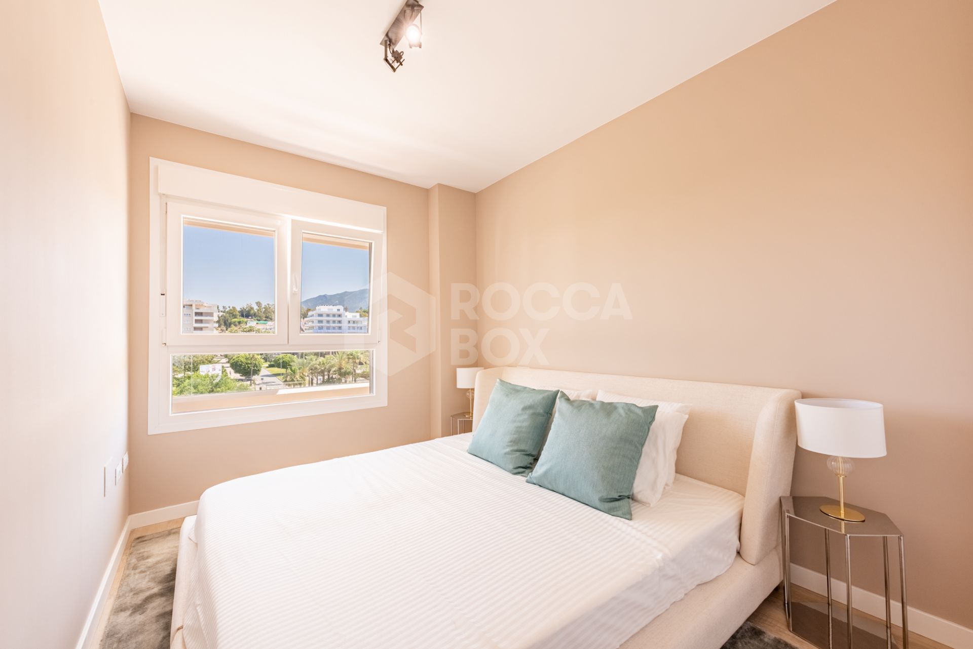 Brand New Luxury Corner Apartment with Sea & Mountain Views in Nueva Andalucia, Marbella