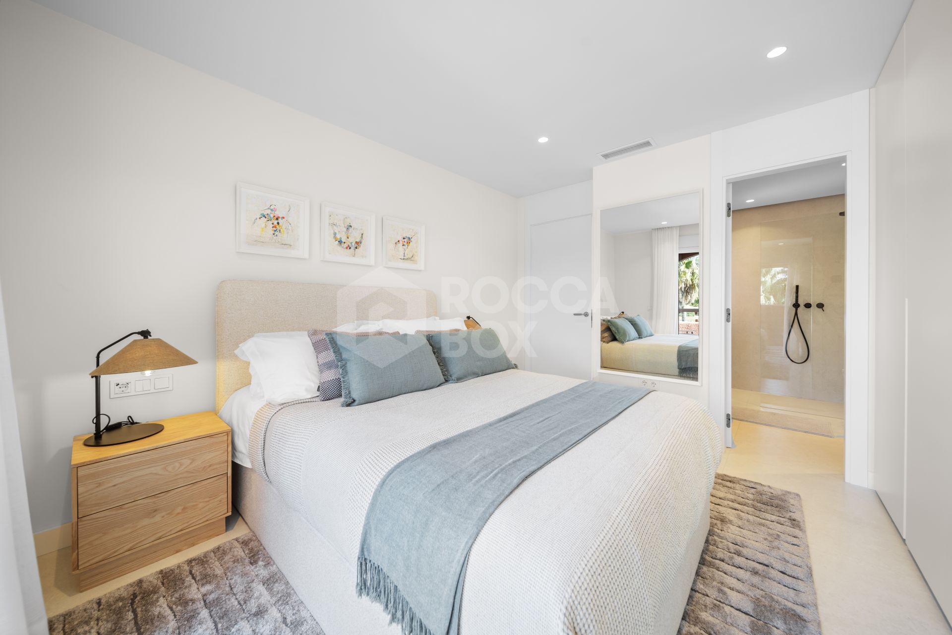 Turnkey Luxury 3-Bedroom Town House in El Palmeral, Nueva Andalucia