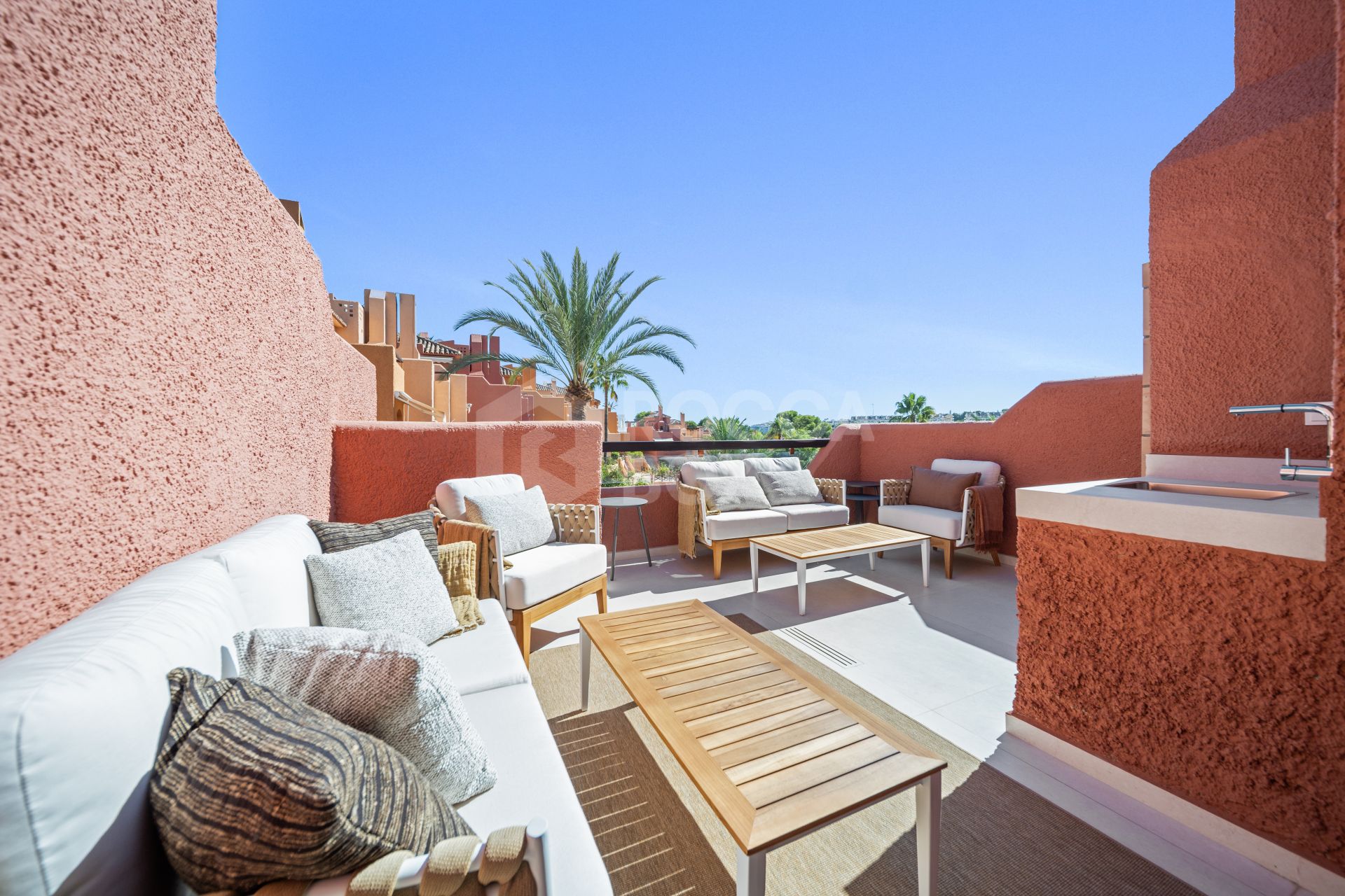 Turnkey Luxury 3-Bedroom Town House in El Palmeral, Nueva Andalucia