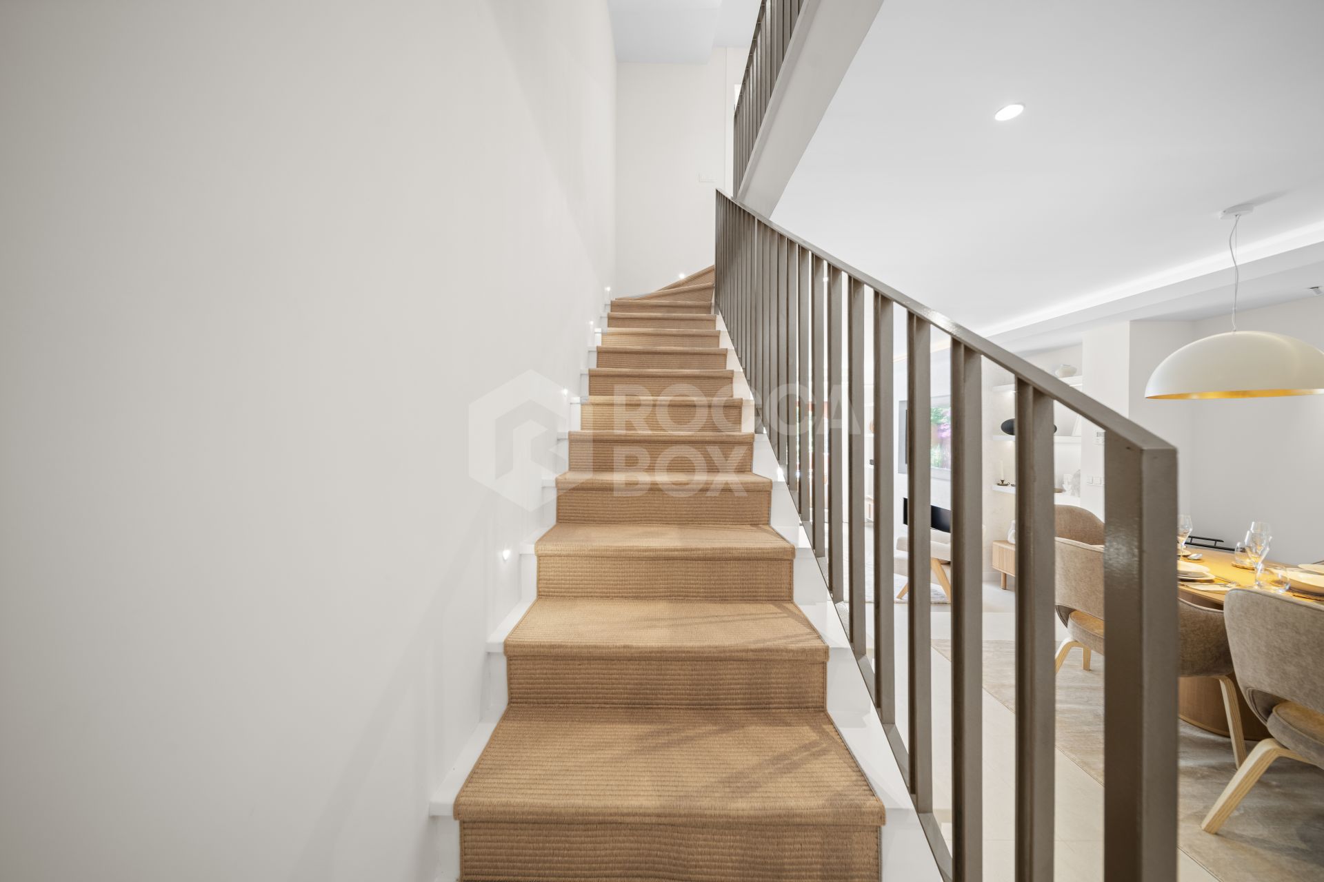 Turnkey Luxury 3-Bedroom Town House in El Palmeral, Nueva Andalucia