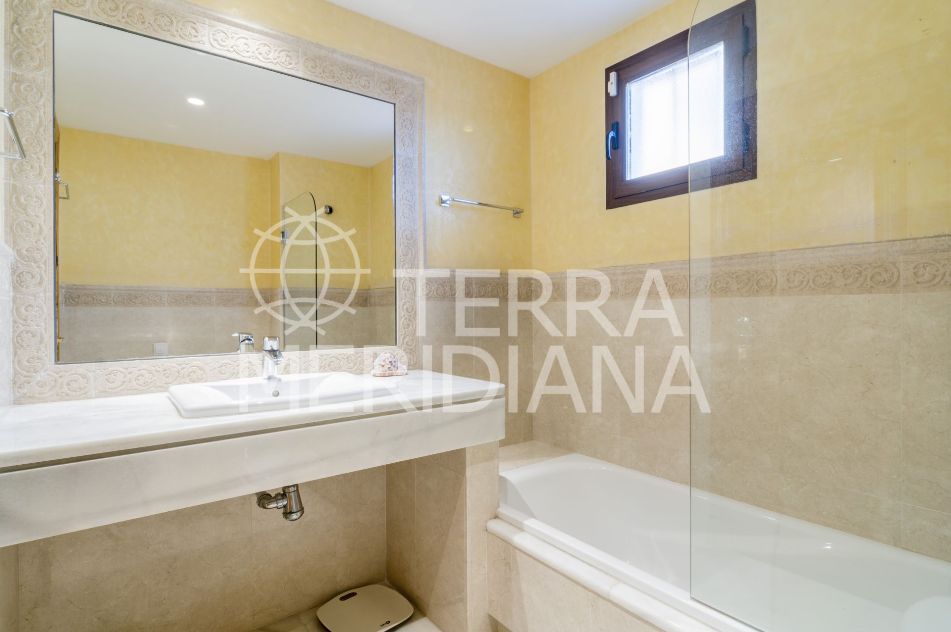 Ground Floor Apartment in La Quinta del Virrey, Marbella