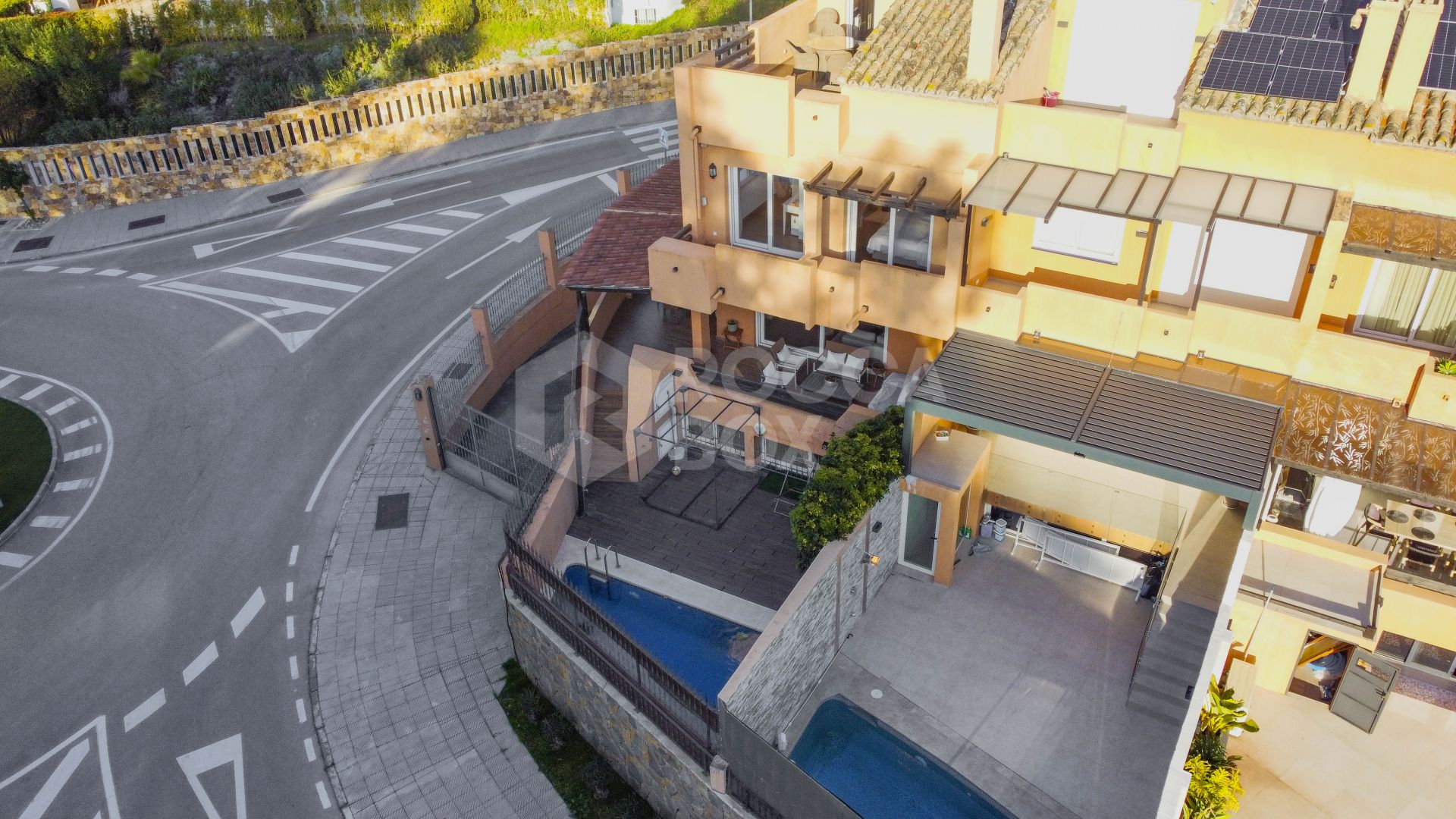 Elegant Four-Bedroom Townhouse with Private Pool in Lomas de Puente Romano