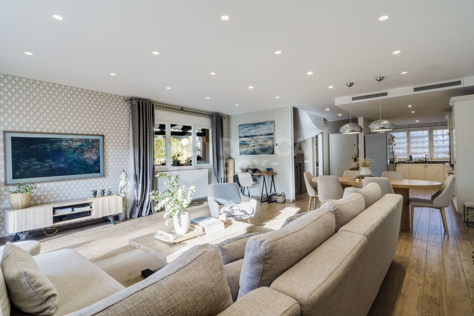 Elegant Four-Bedroom Townhouse with Private Pool in Lomas de Puente Romano