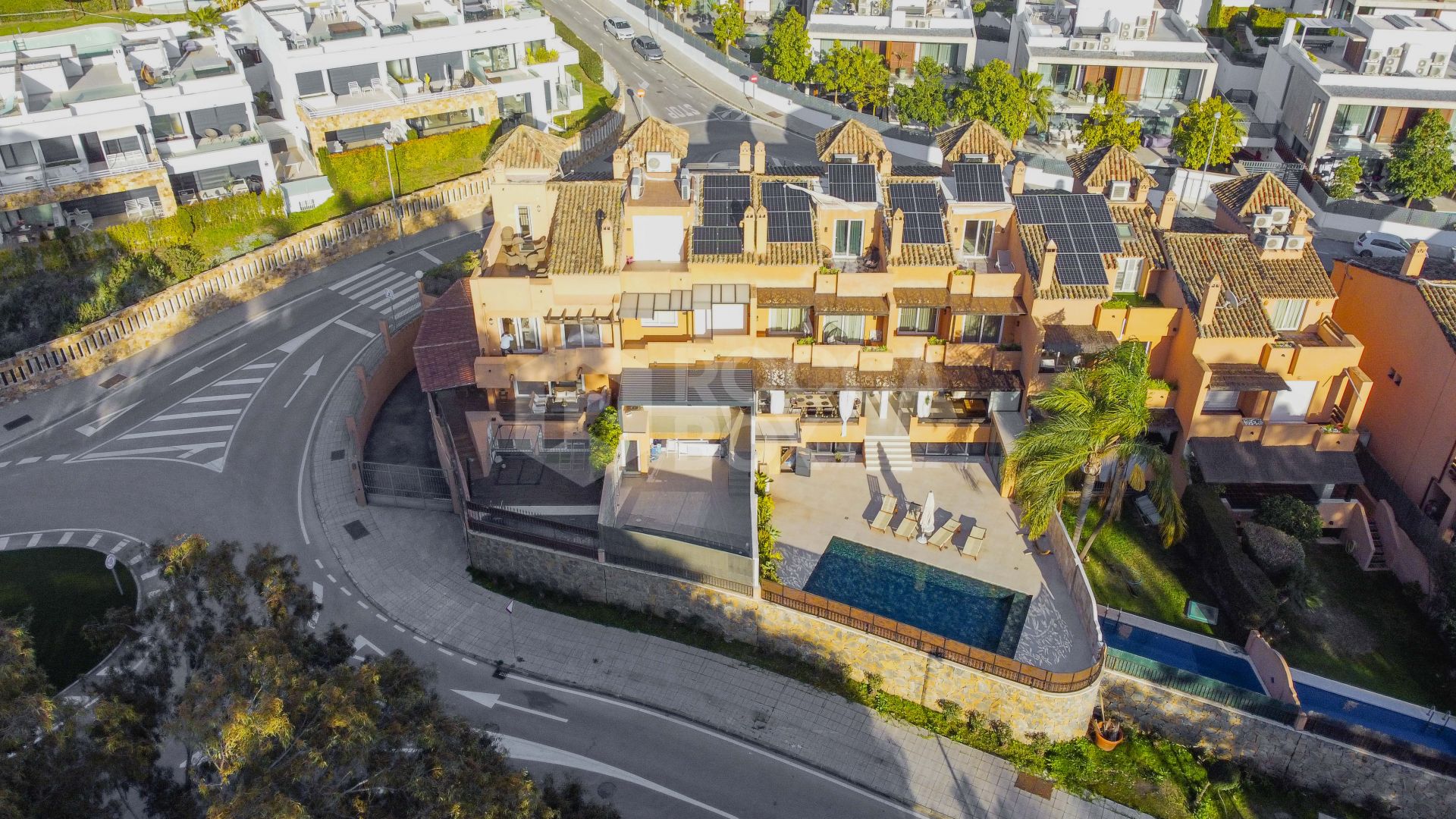 Elegant Four-Bedroom Townhouse with Private Pool in Lomas de Puente Romano