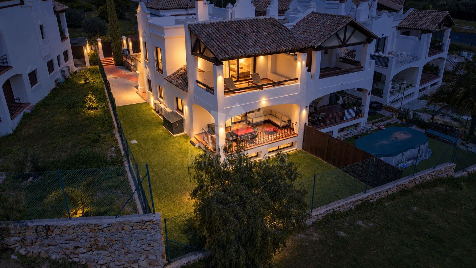 Villa Pareada en Azata Golf, Estepona