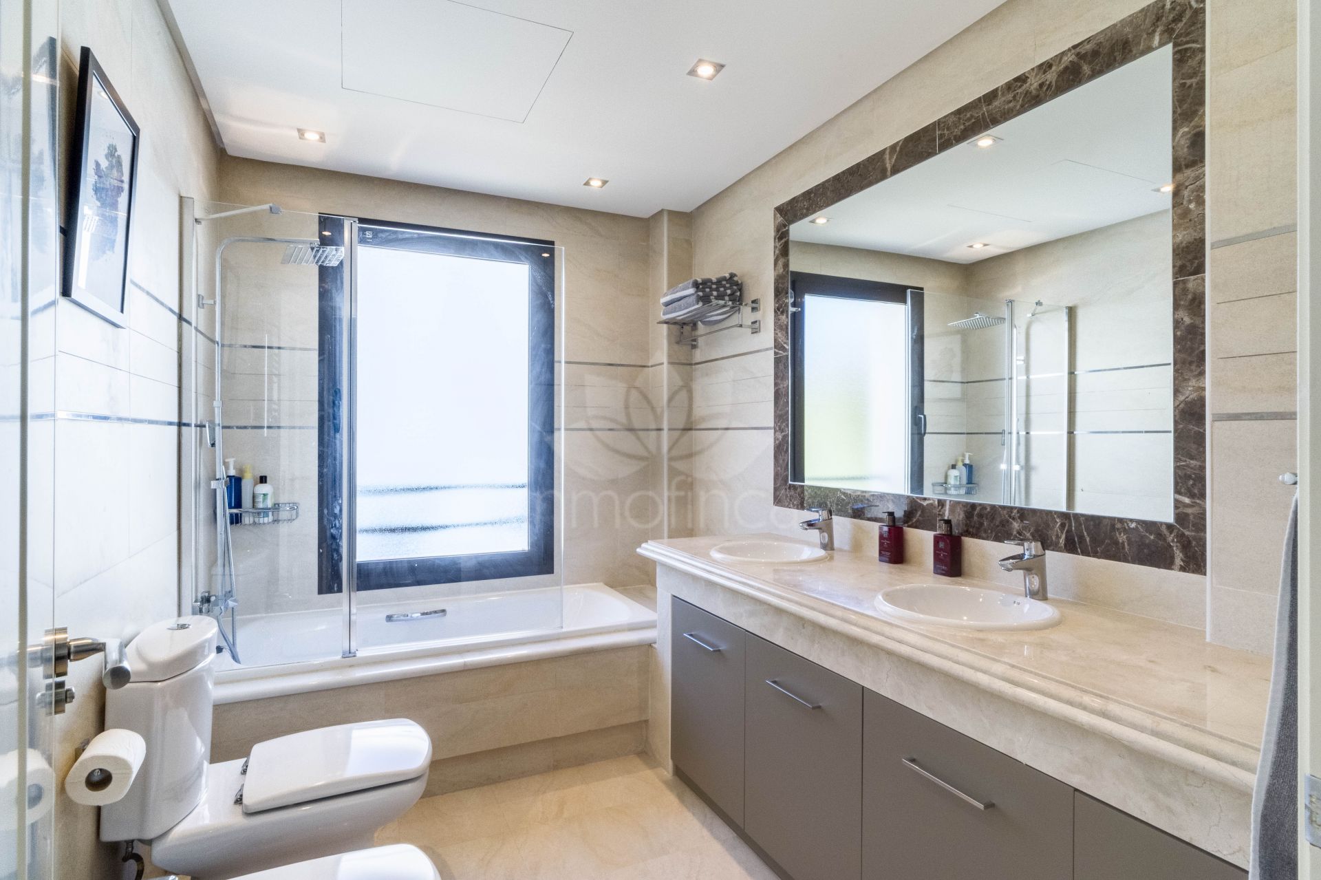 Semi Detached Villa in Azata Golf, Estepona