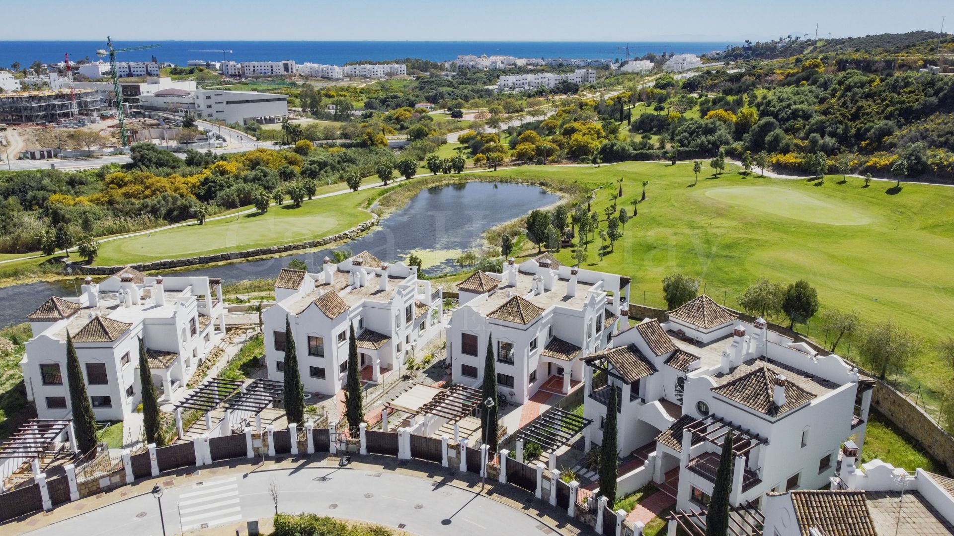 Villa Pareada en Azata Golf, Estepona