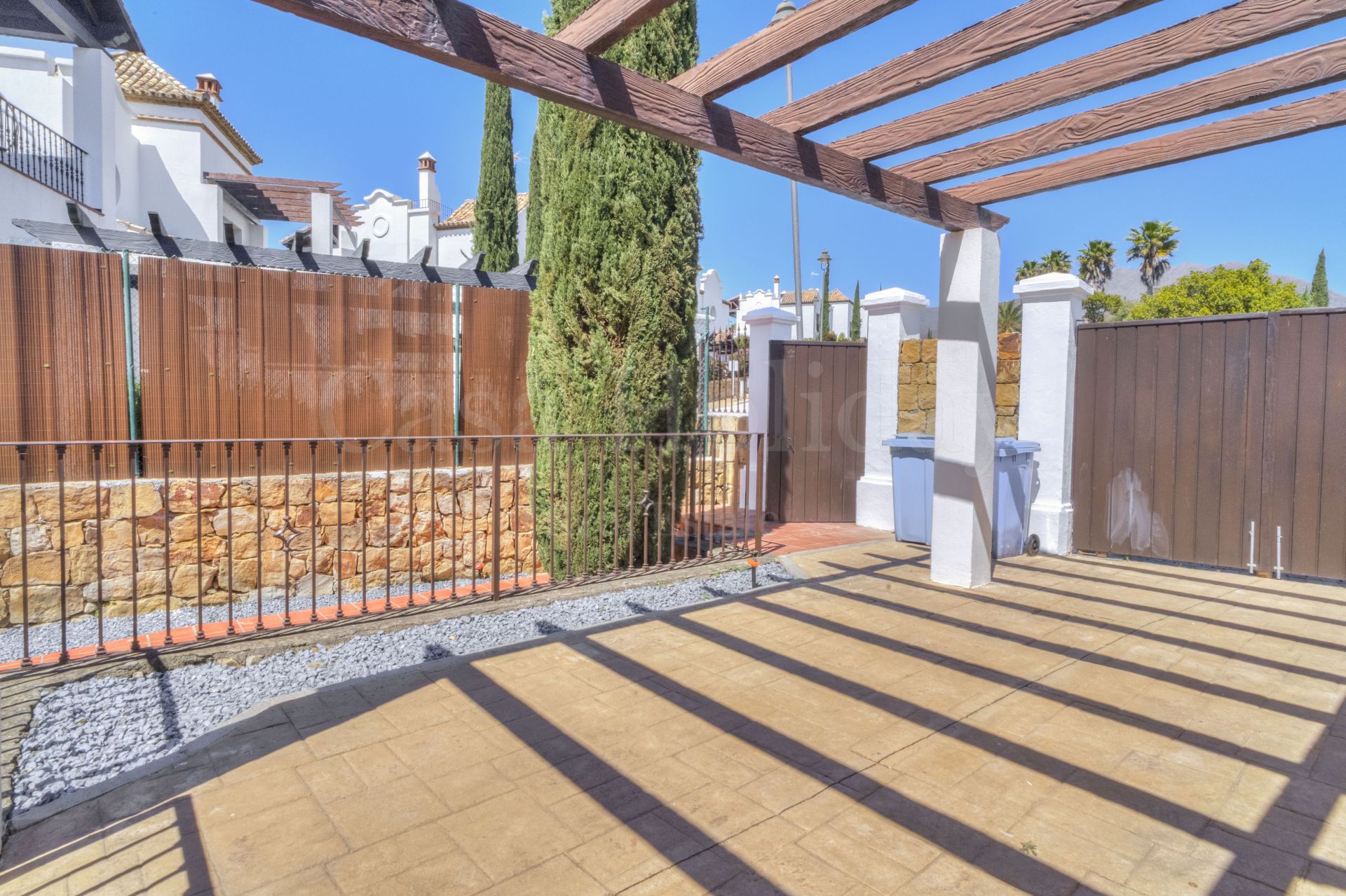 Villa Pareada en Azata Golf, Estepona