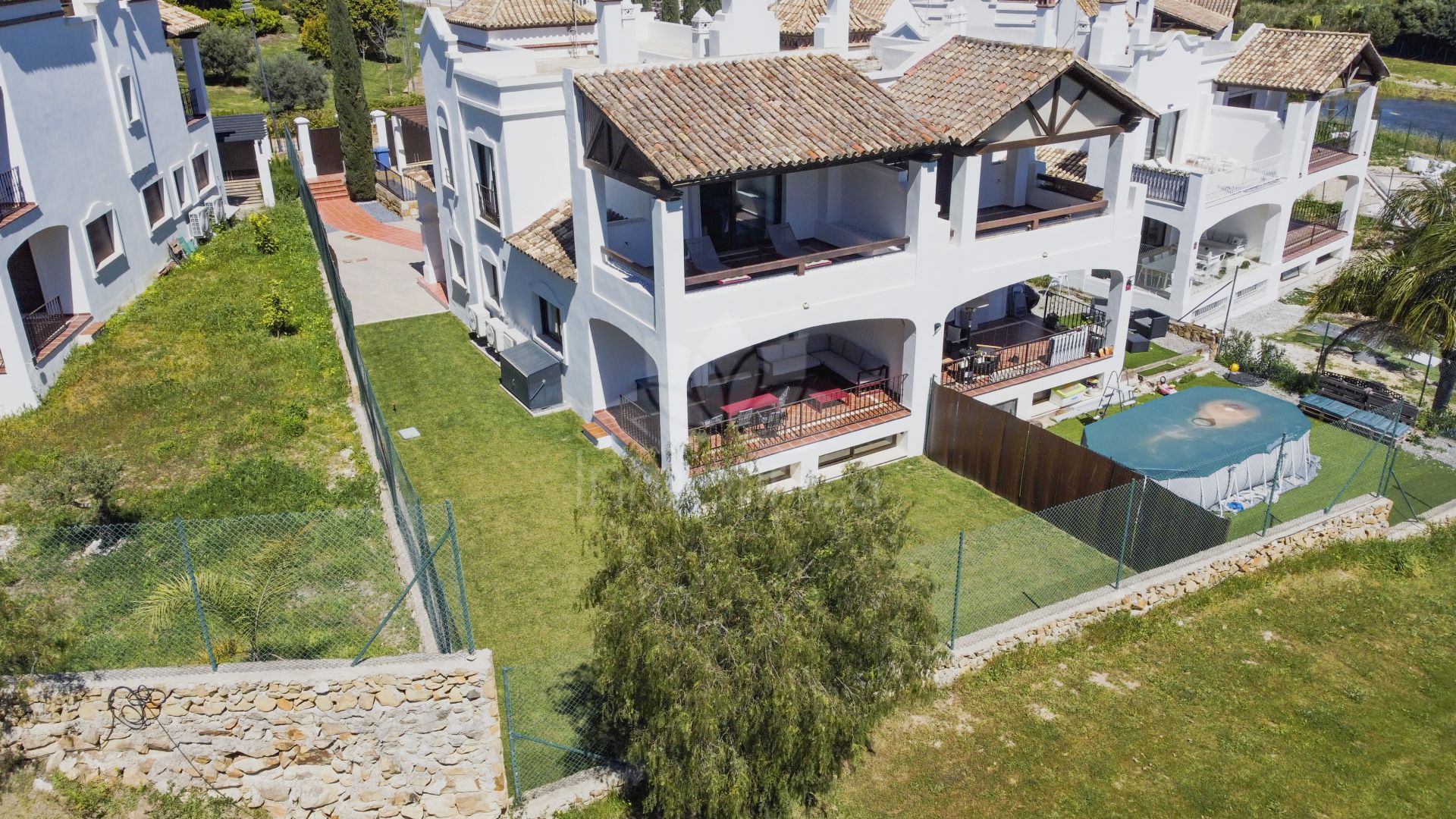 Semi Detached Villa in Azata Golf, Estepona