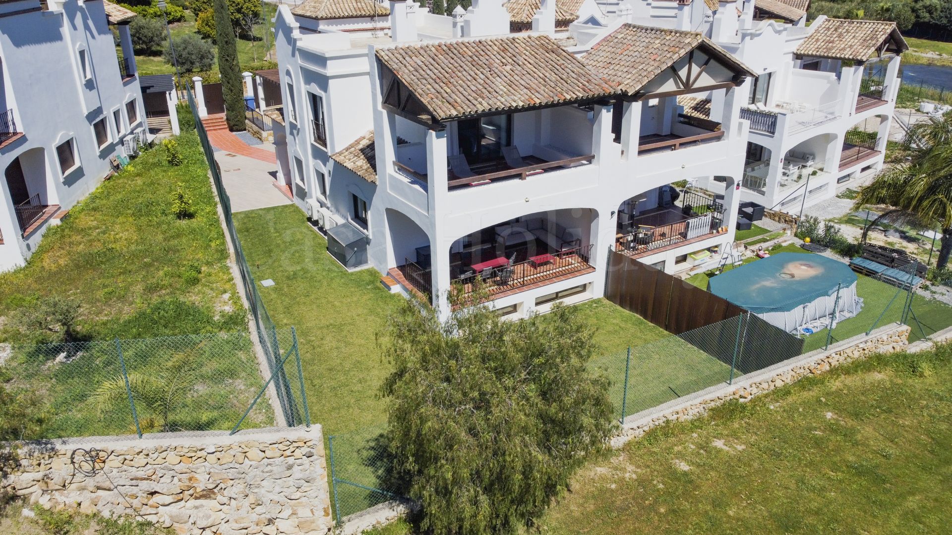 Villa Pareada en Azata Golf, Estepona