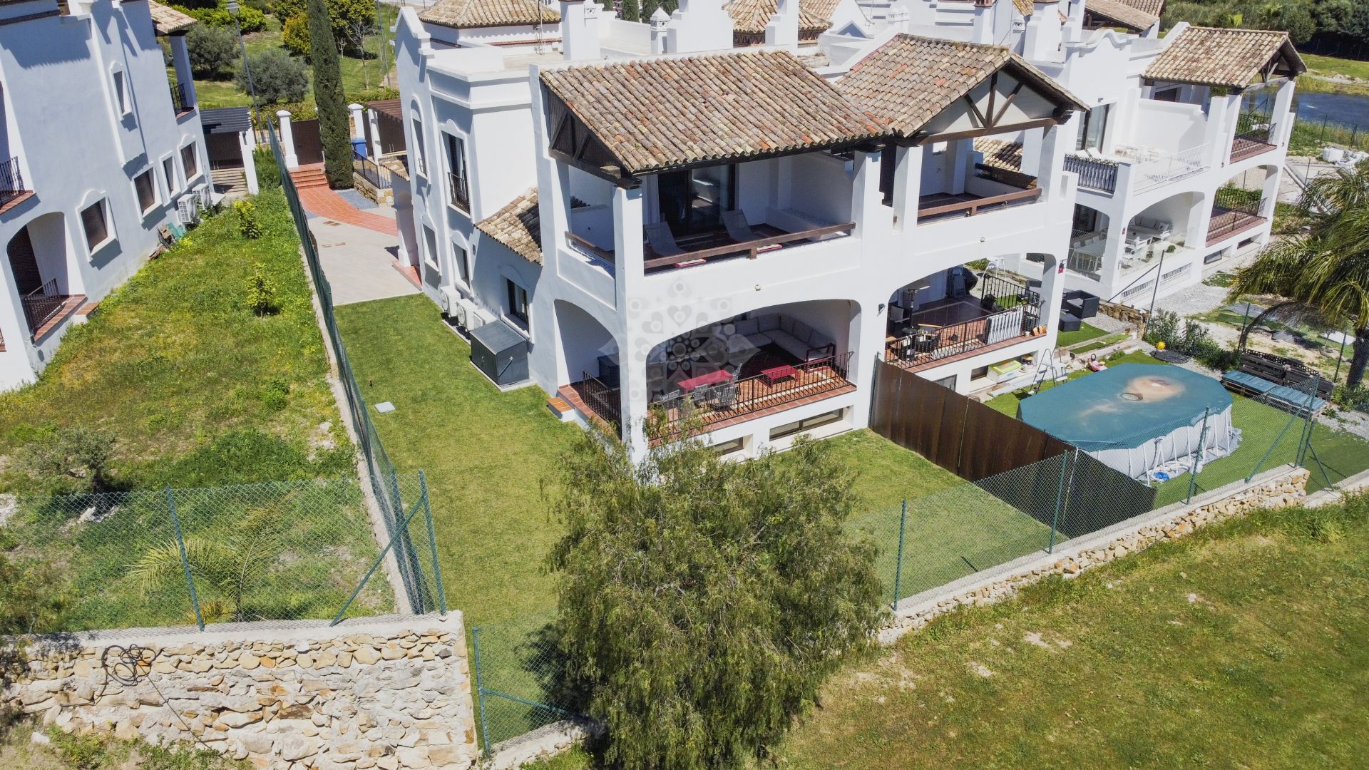 Semi Detached Villa in Azata Golf, Estepona