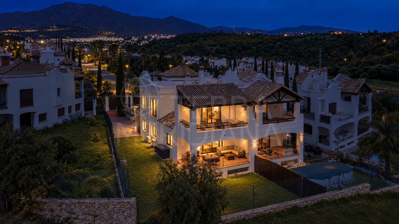 Semi Detached Villa in Azata Golf, Estepona