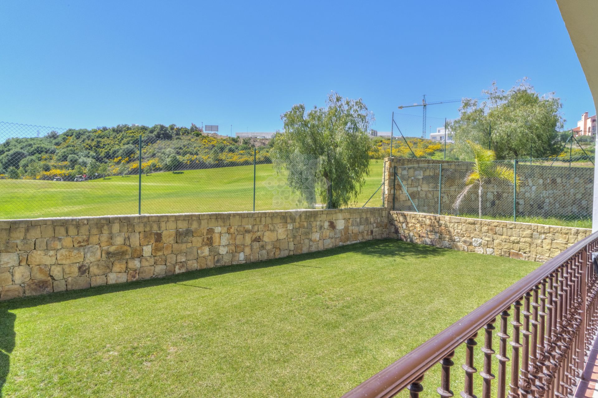 Semi Detached Villa in Azata Golf, Estepona