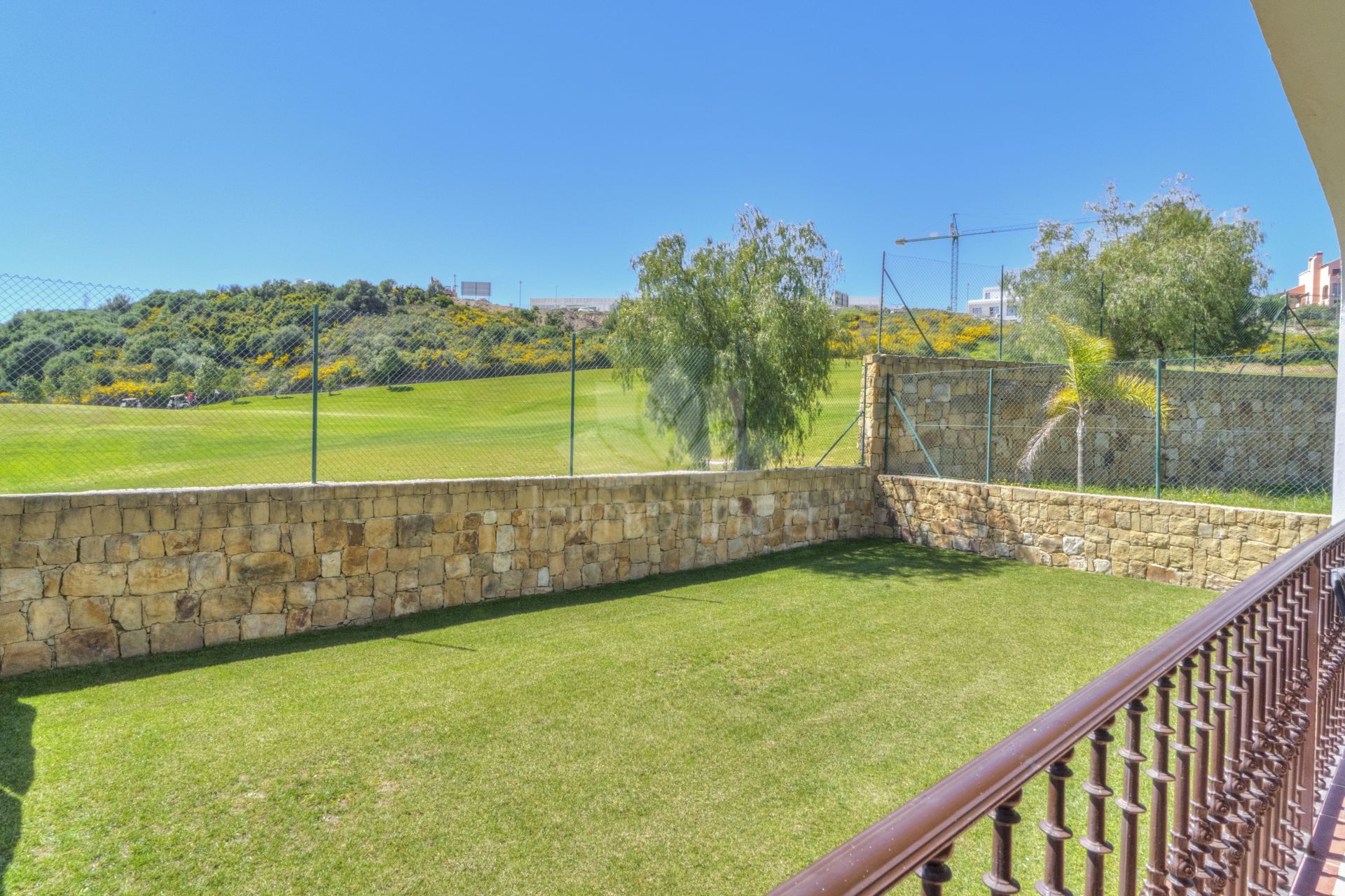 Semi Detached Villa in Azata Golf, Estepona