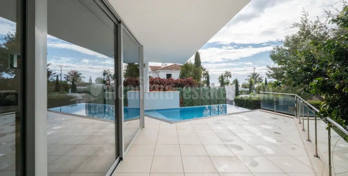 Semi Detached Villa in Meisho Hills, Marbella