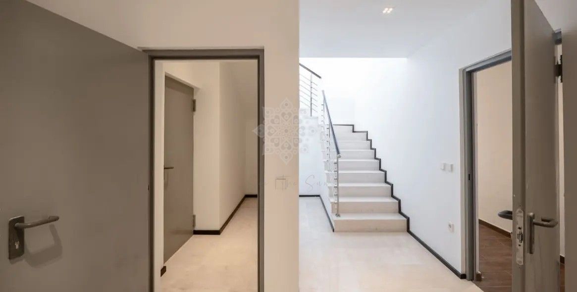 Semi Detached Villa in Meisho Hills, Marbella