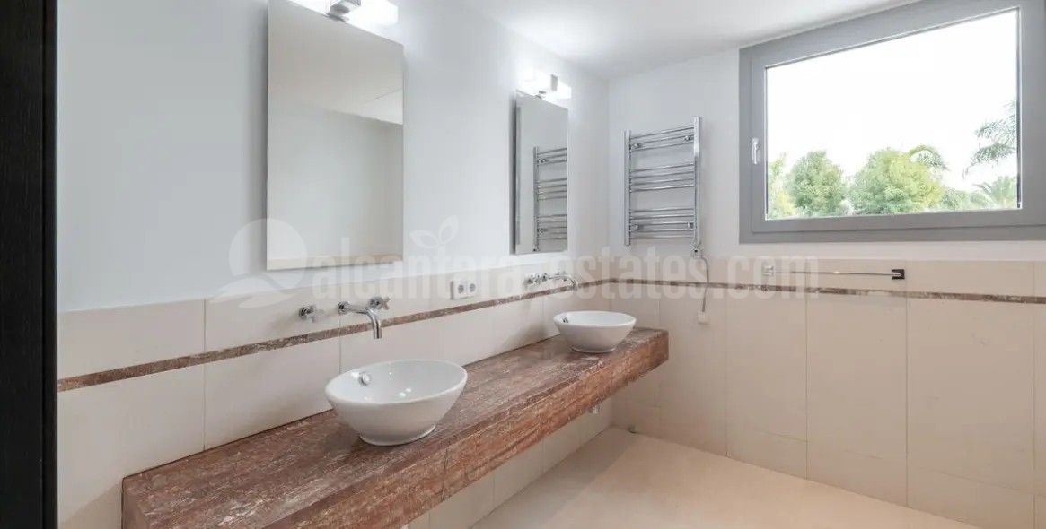 Semi Detached Villa in Meisho Hills, Marbella