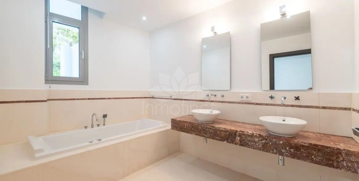 Semi Detached Villa in Meisho Hills, Marbella