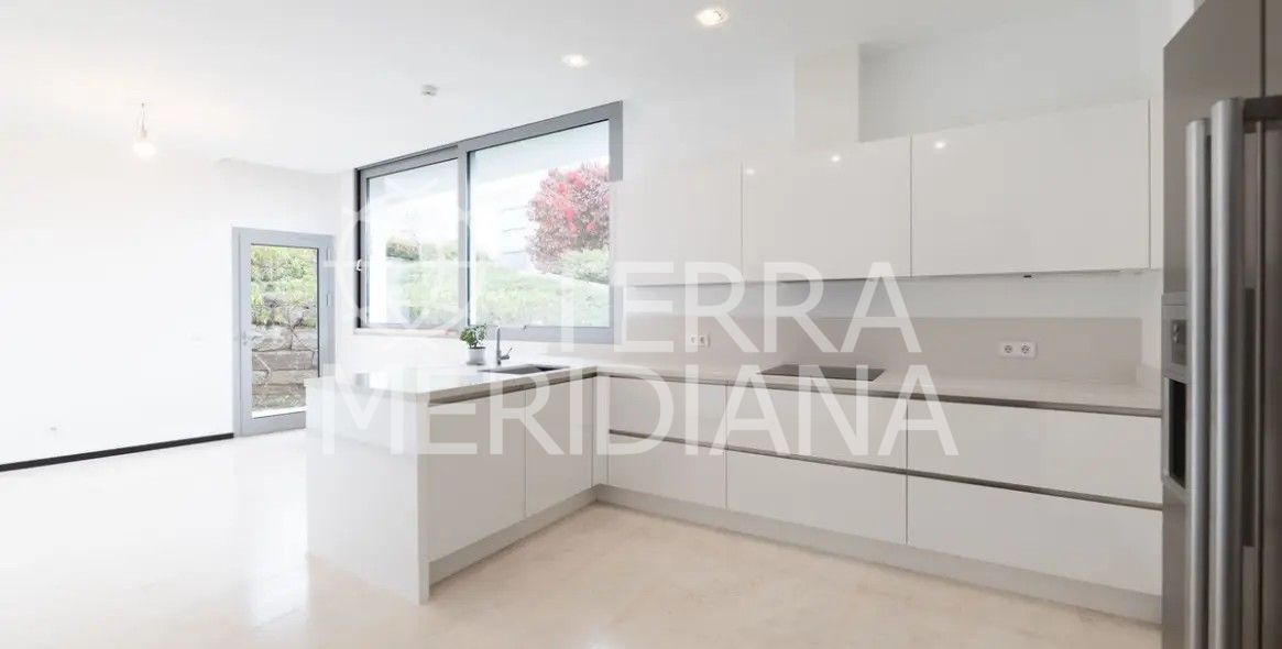 Semi Detached Villa in Meisho Hills, Marbella