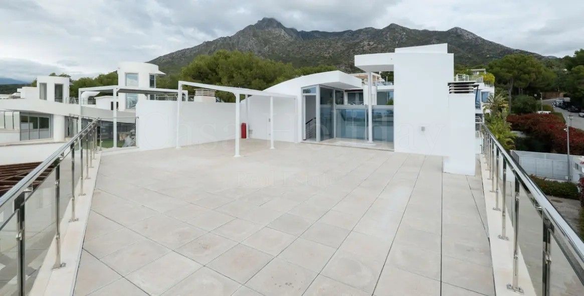 Semi Detached Villa in Meisho Hills, Marbella